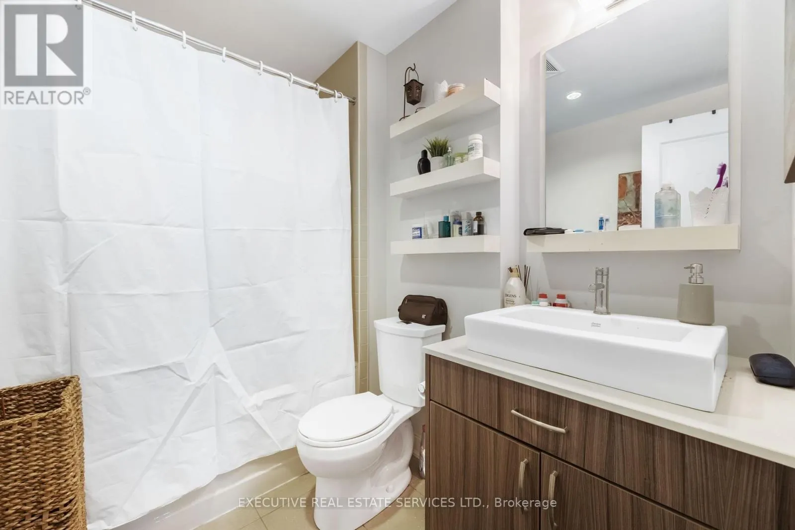 #608 - 9191 YONGE STREET SW