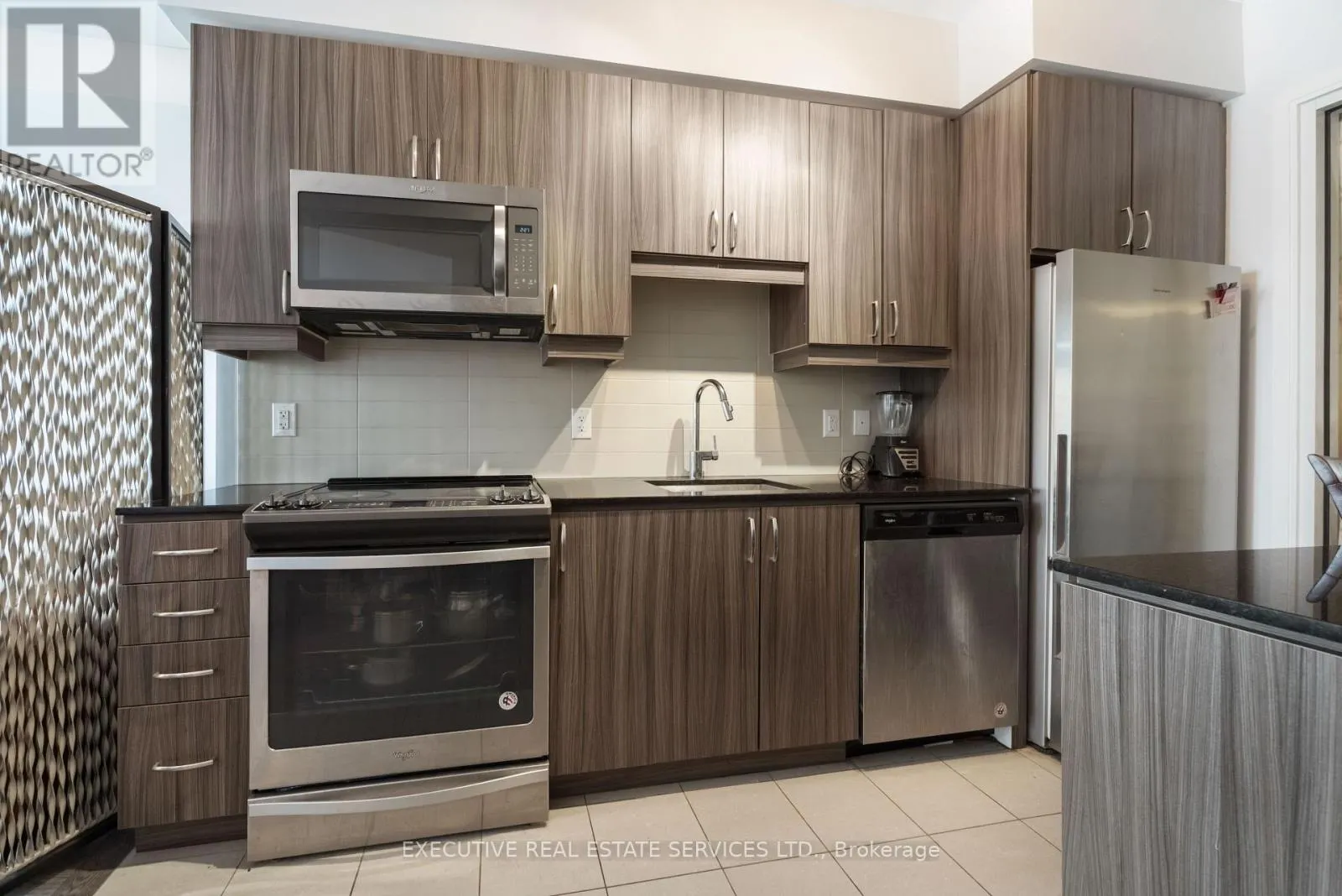 #608 - 9191 YONGE STREET SW