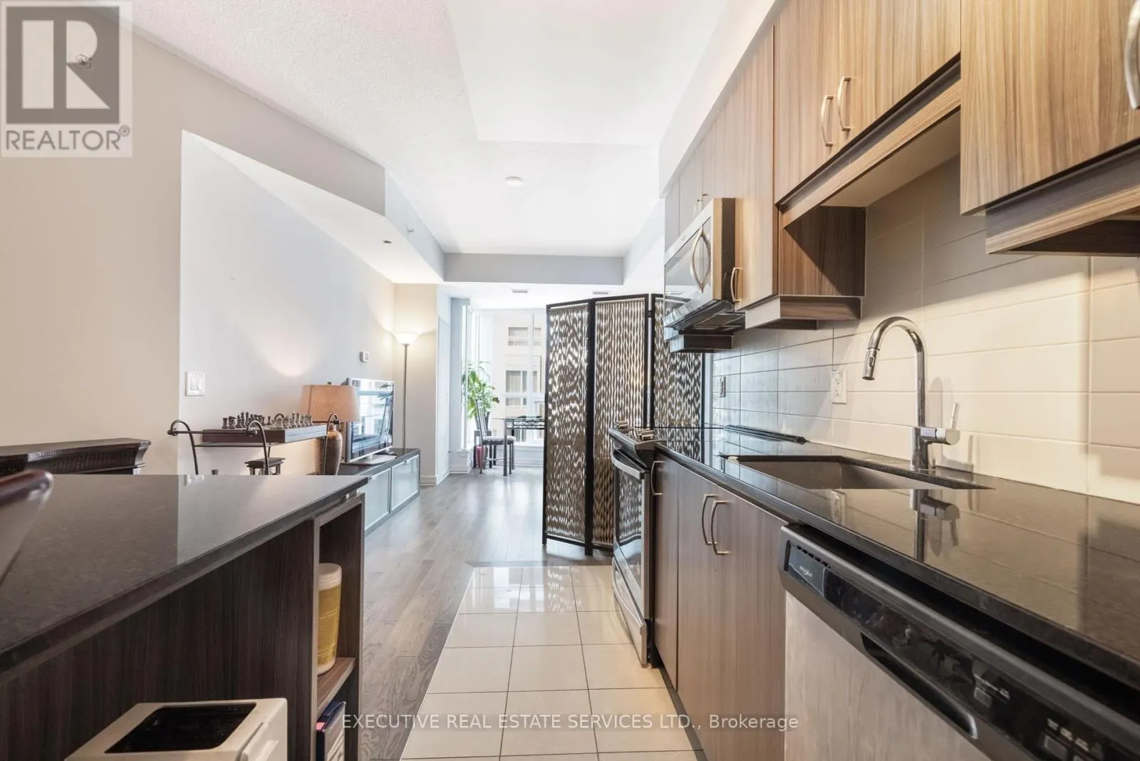 #608 - 9191 YONGE STREET SW