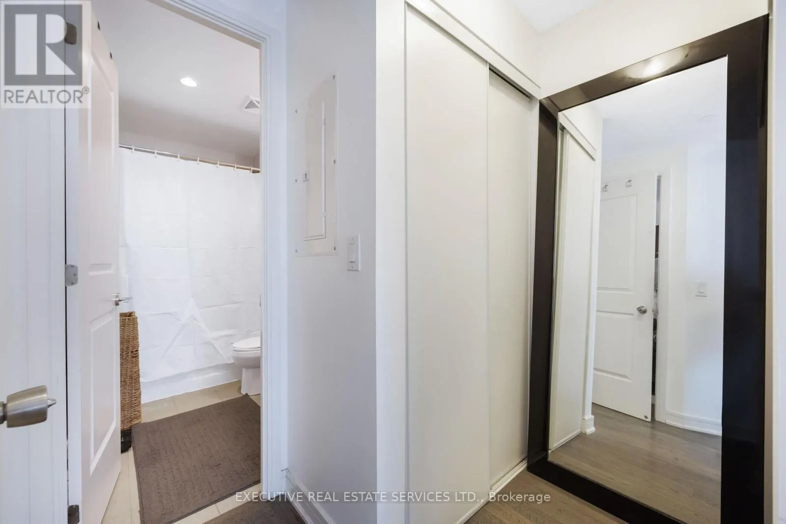 #608 - 9191 YONGE STREET SW