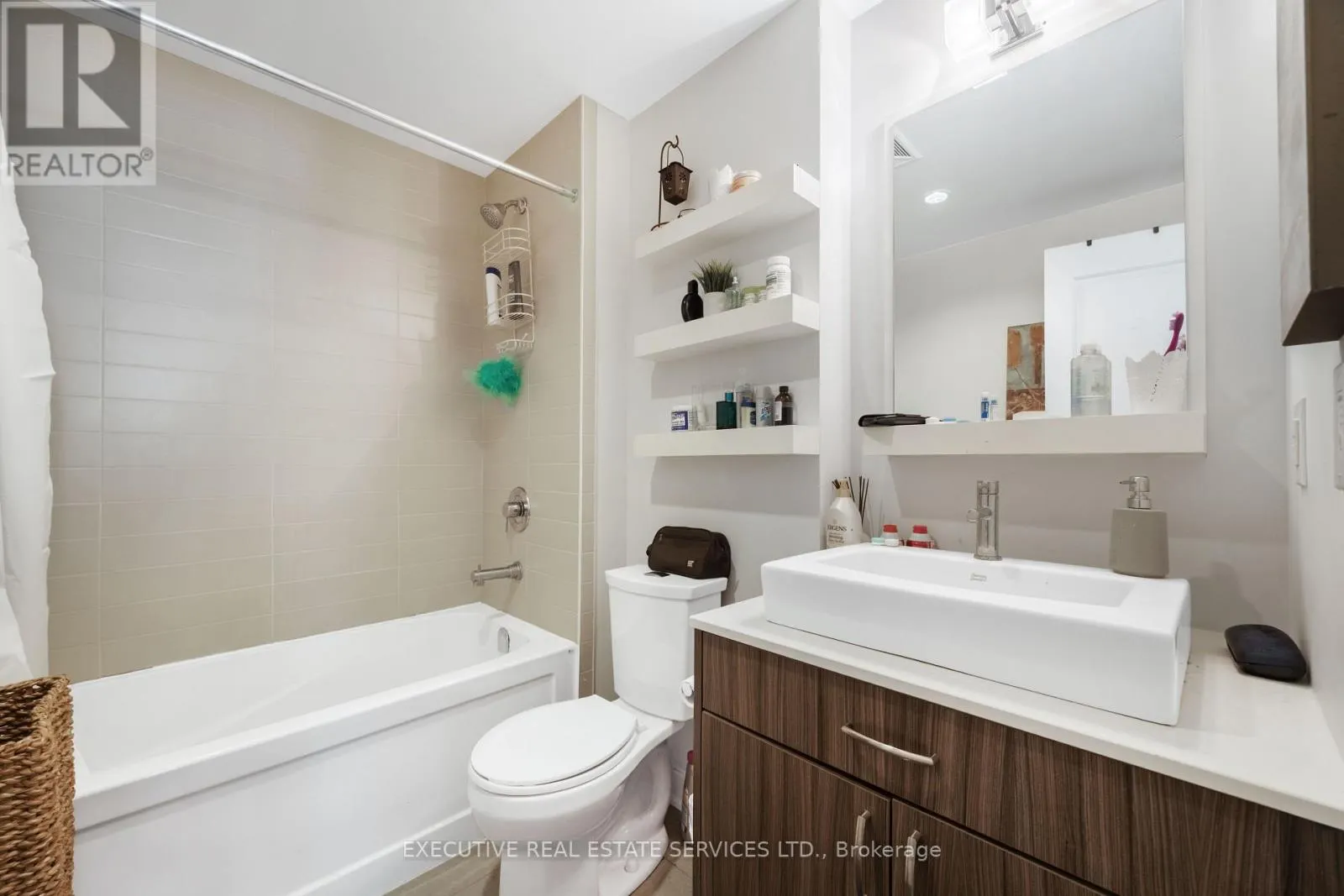 #608 - 9191 YONGE STREET SW