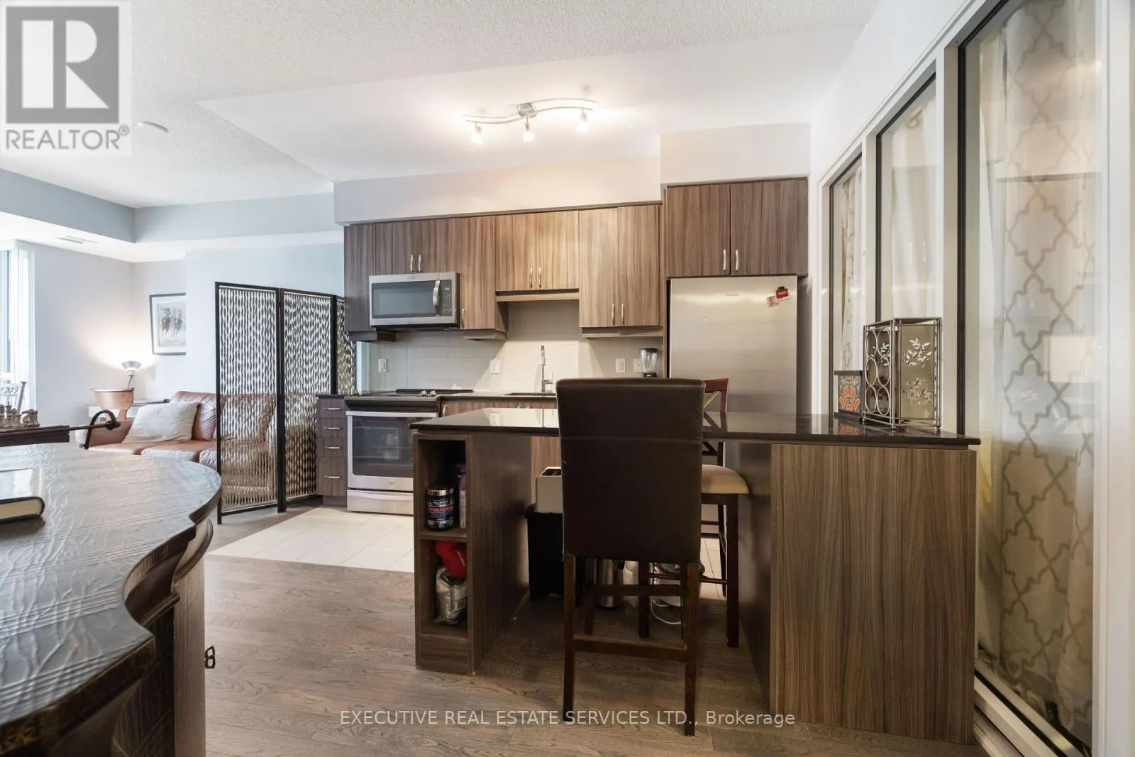 #608 - 9191 YONGE STREET SW