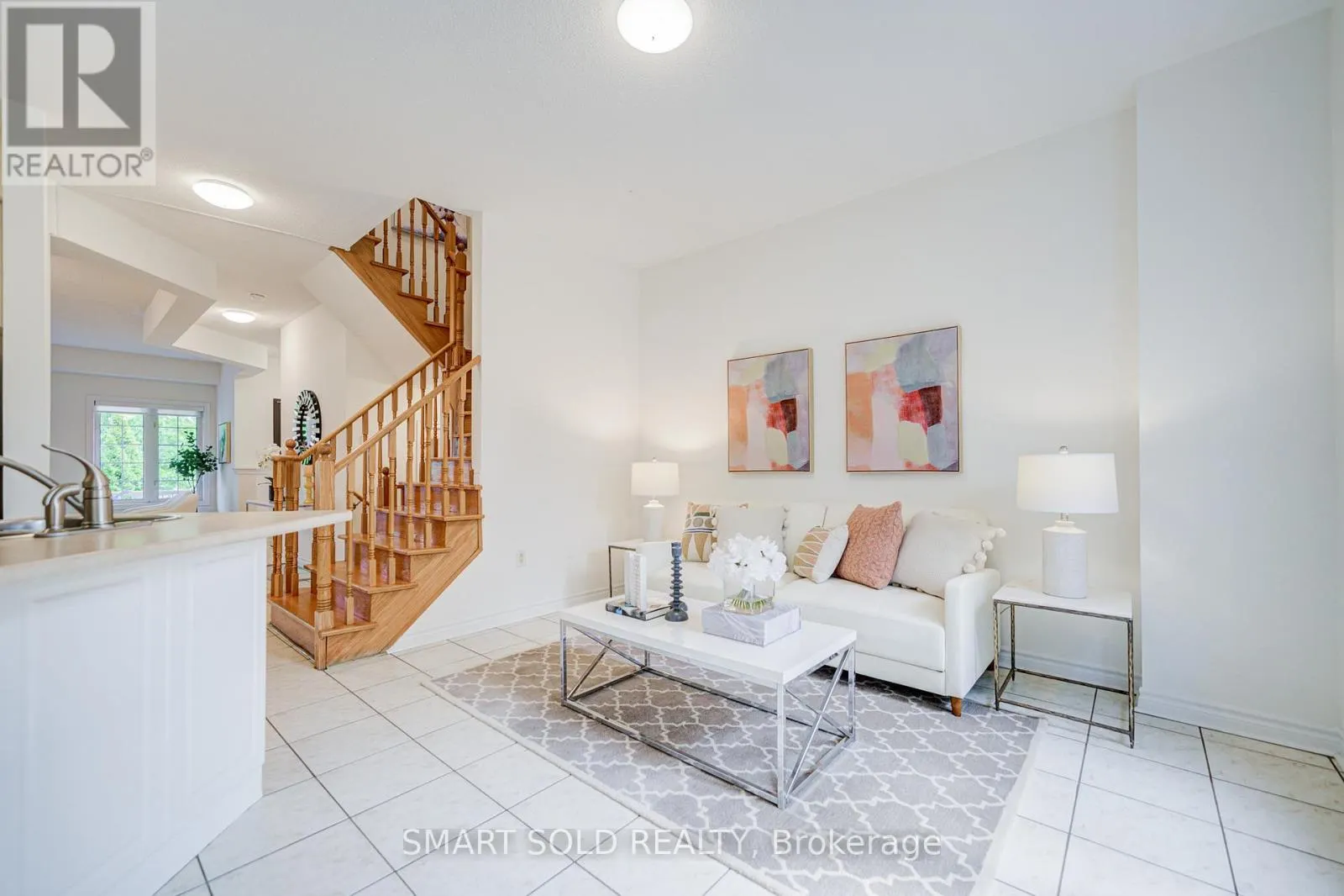 4 THORNHILL WOODS DRIVE