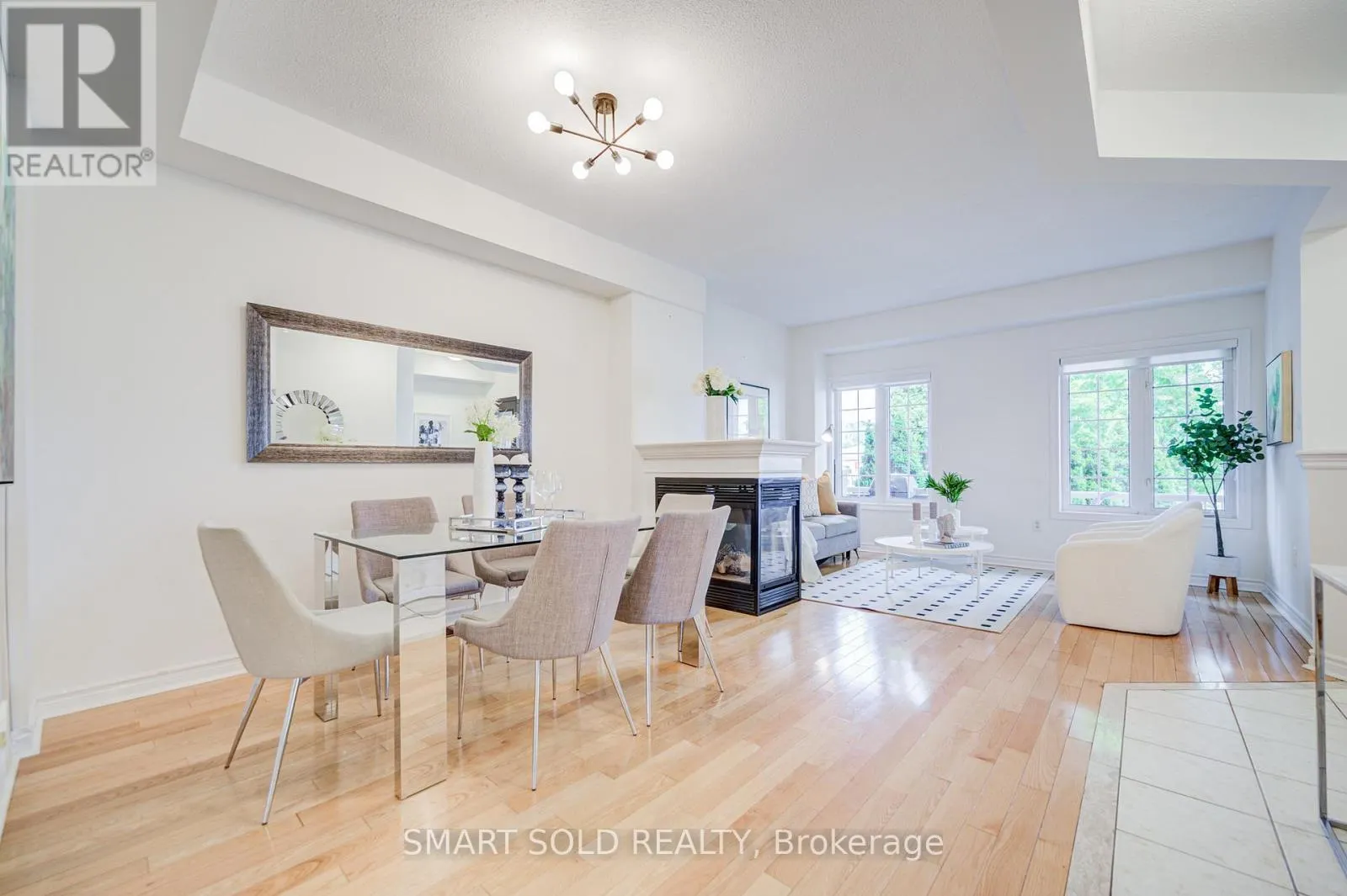 4 THORNHILL WOODS DRIVE