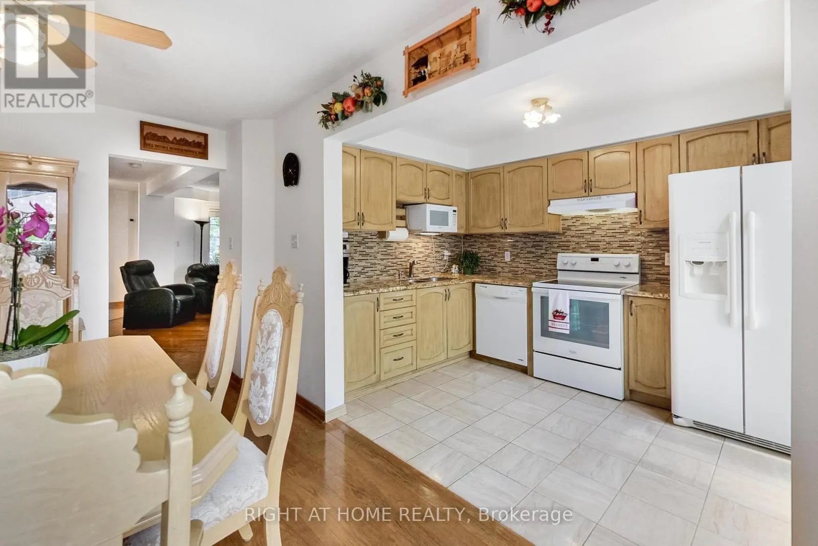 28 FOXTAIL RIDGE