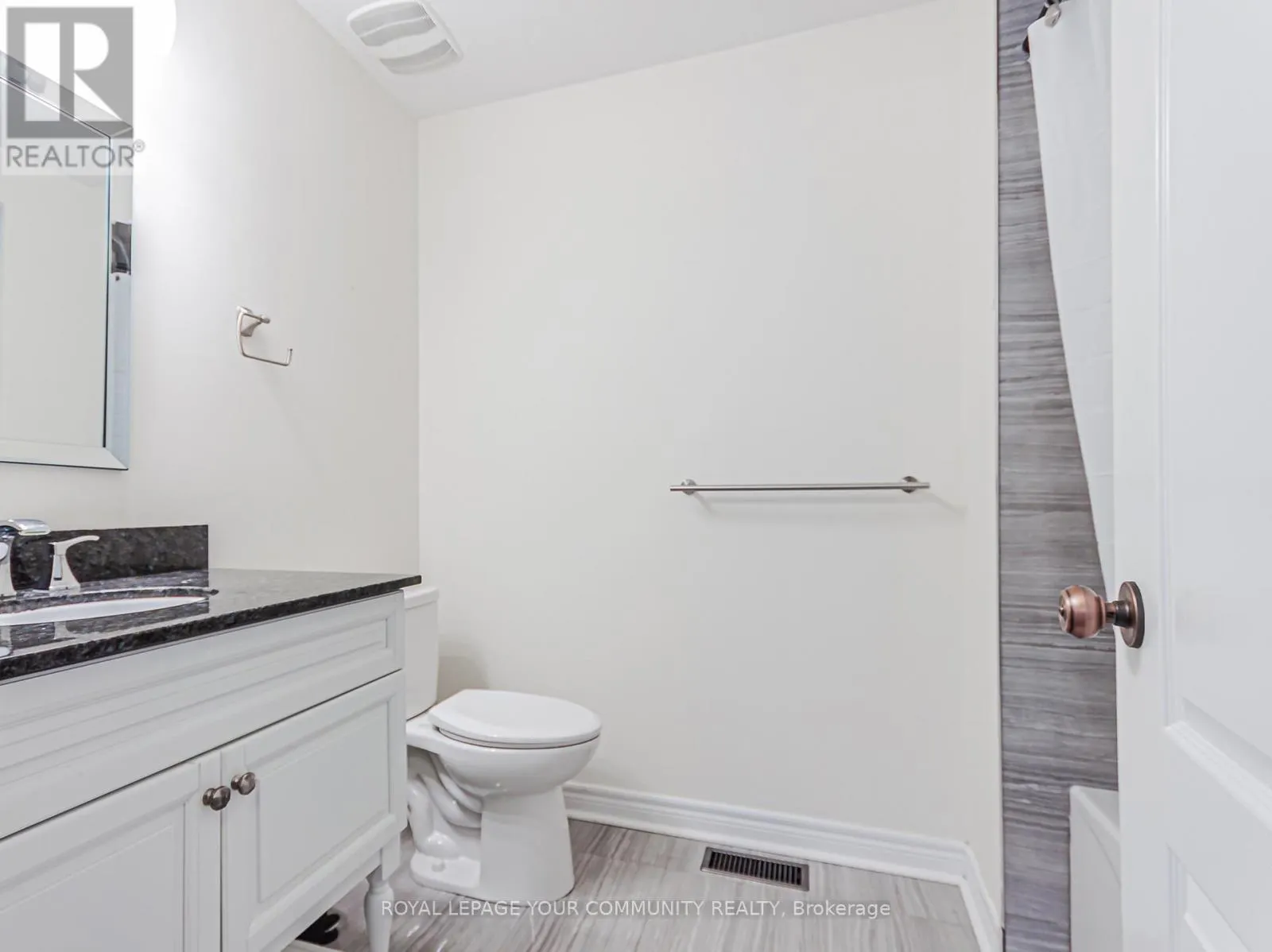 32 BLACK MAPLE CRESCENT