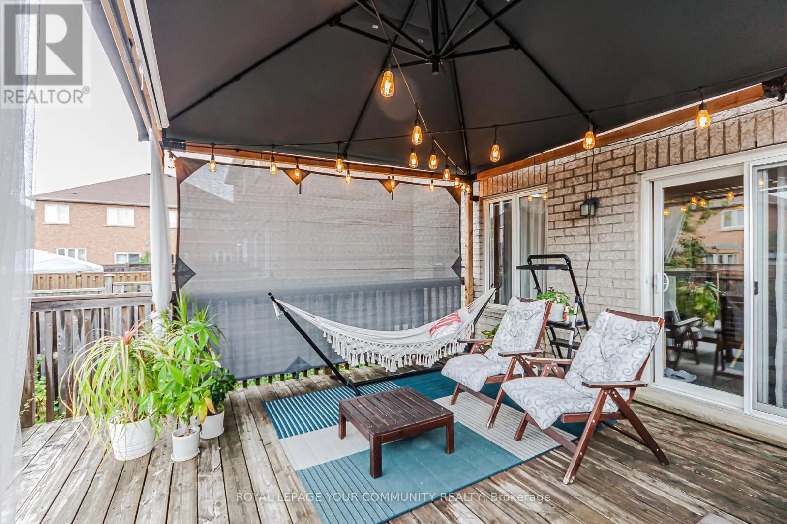 32 BLACK MAPLE CRESCENT
