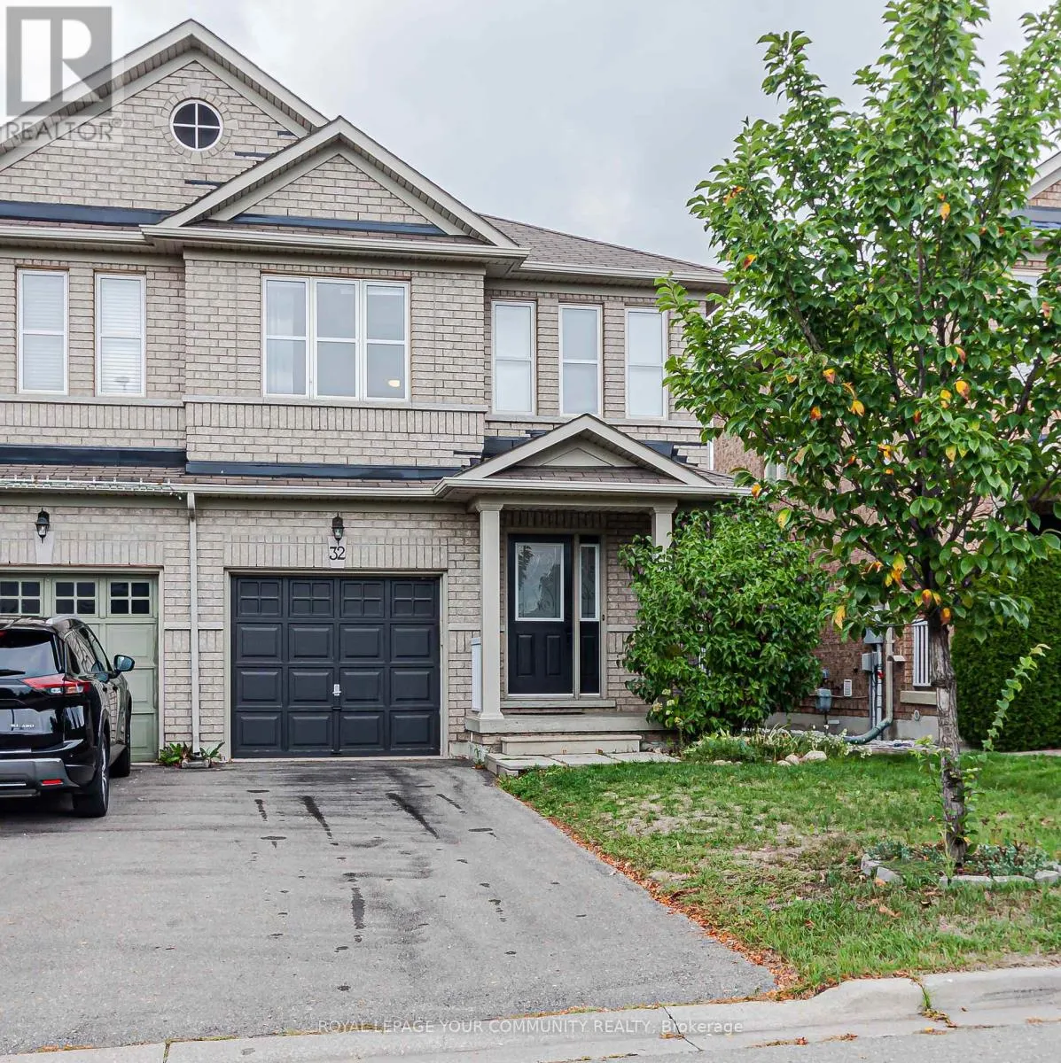32 BLACK MAPLE CRESCENT