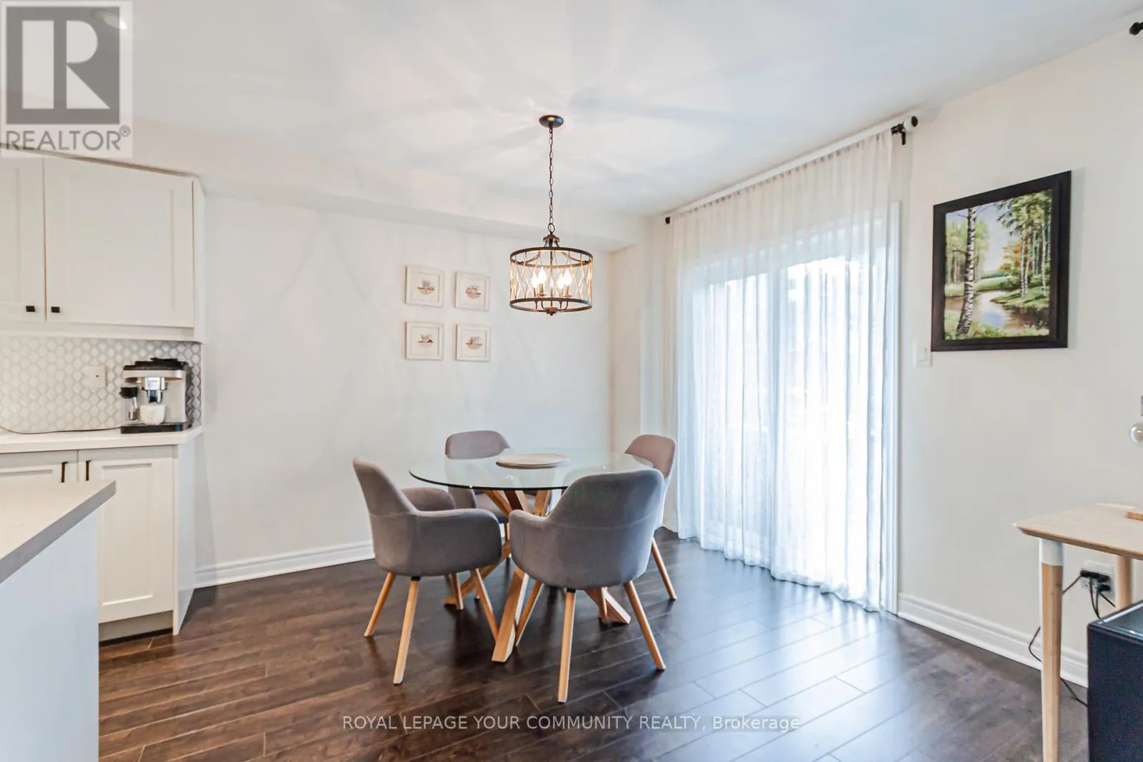 32 BLACK MAPLE CRESCENT