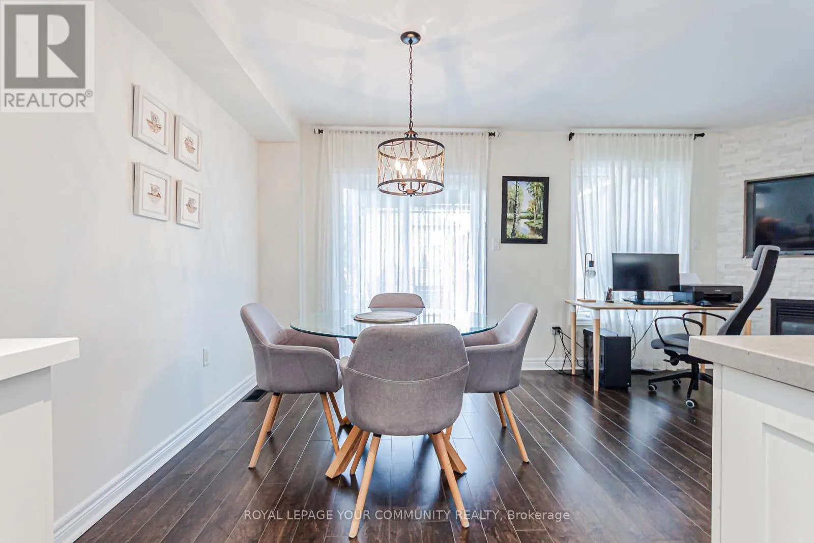 32 BLACK MAPLE CRESCENT