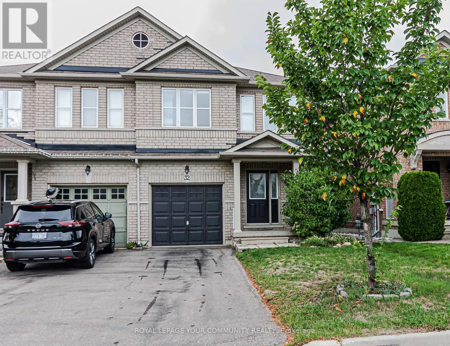 32 BLACK MAPLE CRESCENT