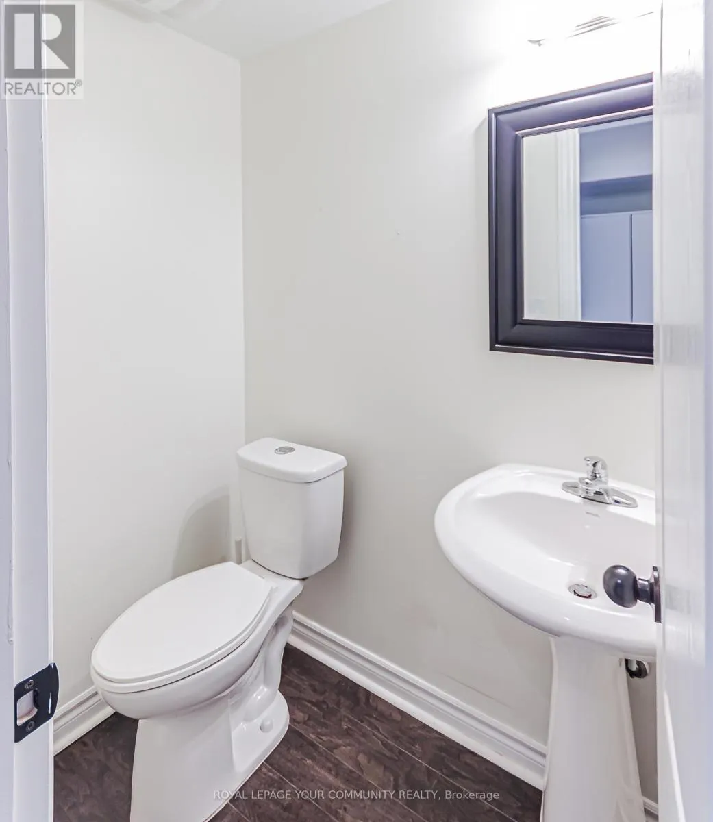32 BLACK MAPLE CRESCENT