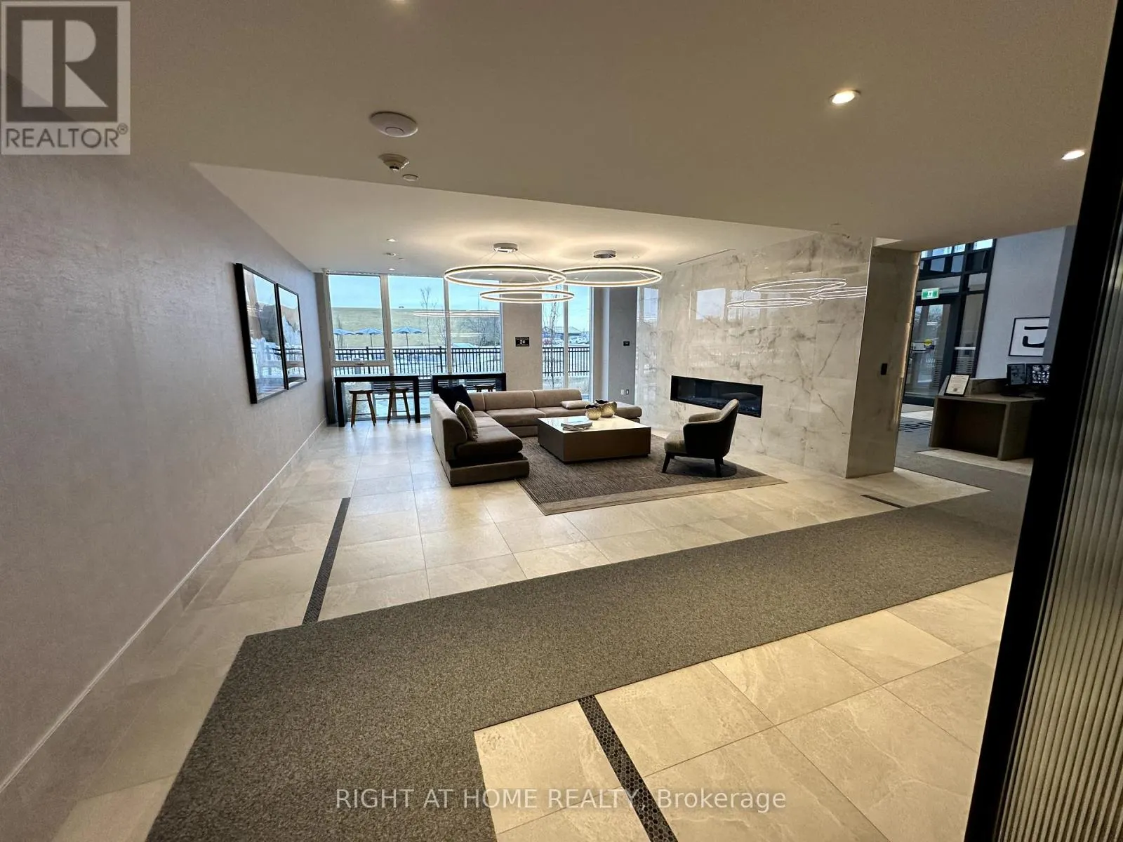 422 - 185 DEERFIELD ROAD
