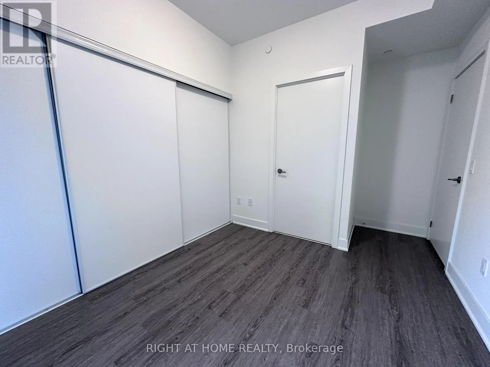 422 - 185 DEERFIELD ROAD