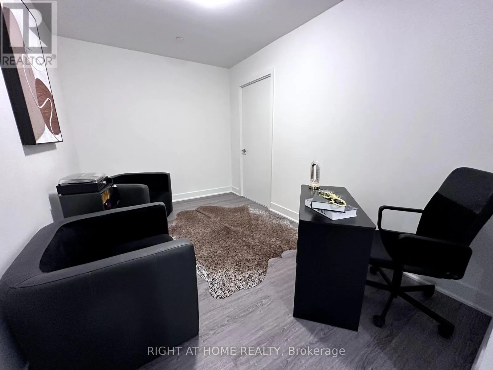 422 - 185 DEERFIELD ROAD