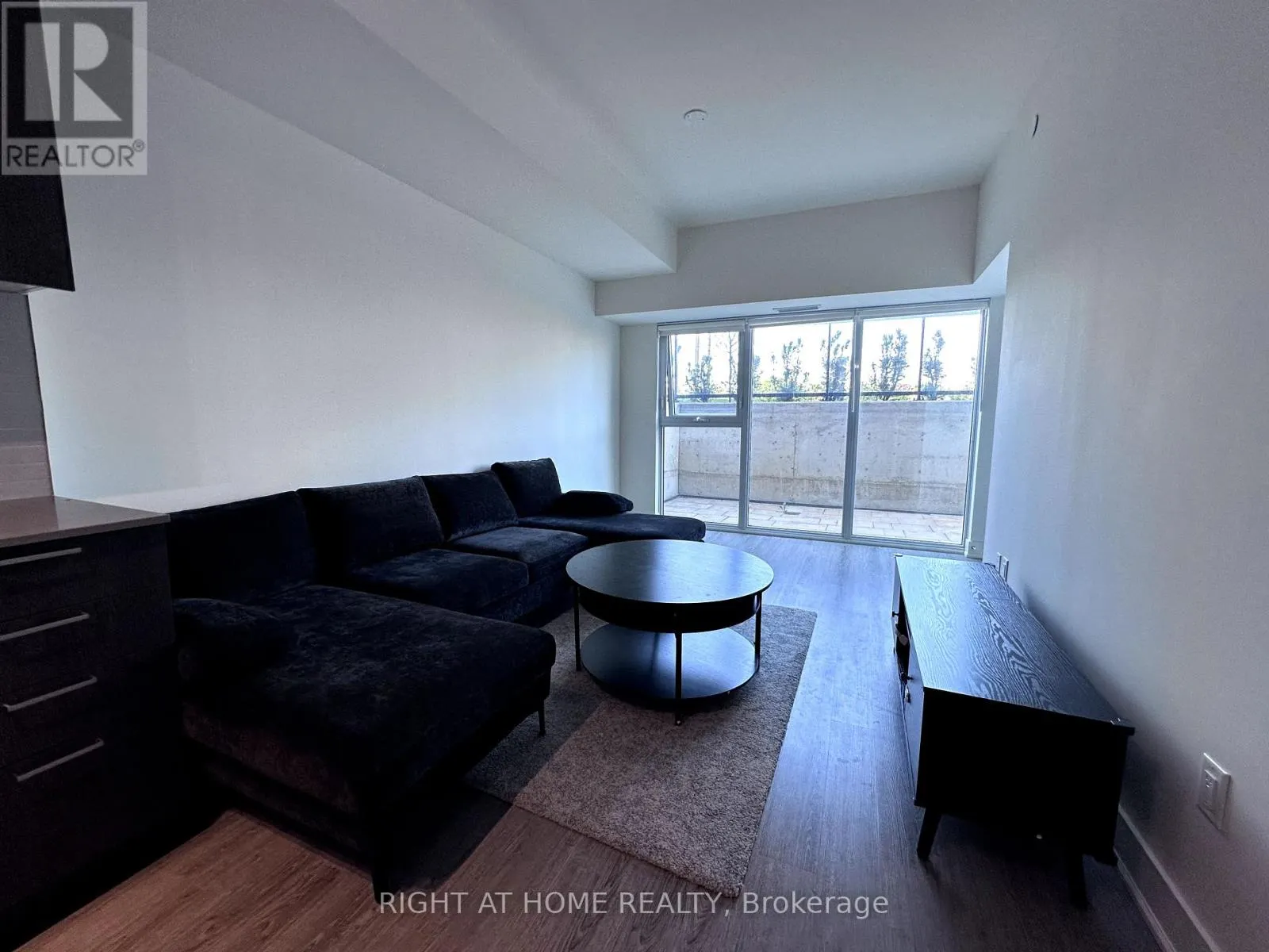 015 - 185 DEERFIELD ROAD