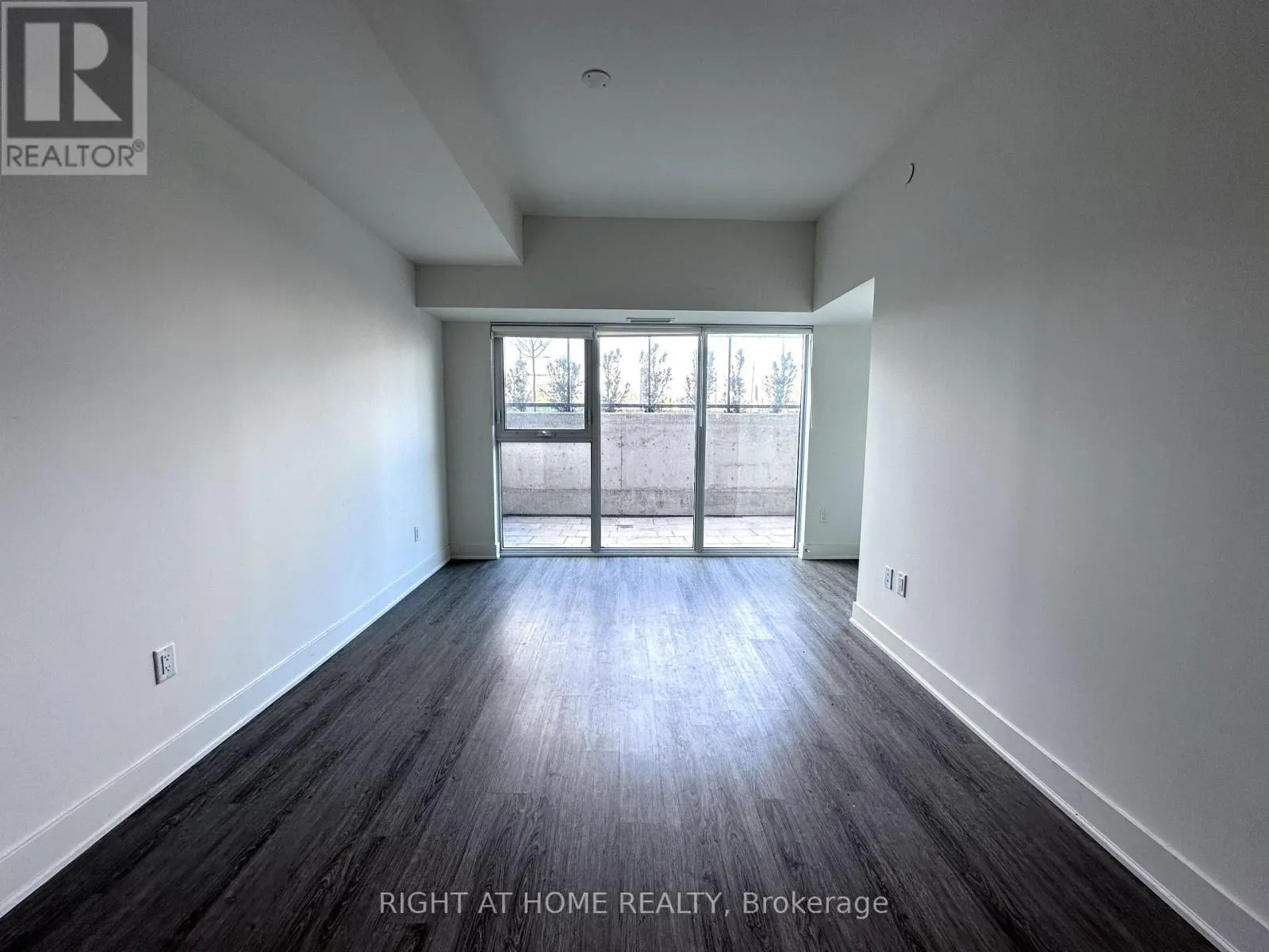 015 - 185 DEERFIELD ROAD