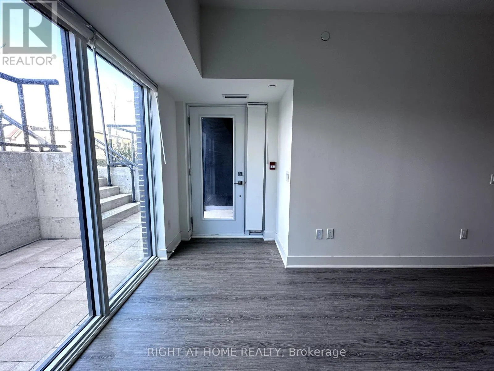 015 - 185 DEERFIELD ROAD