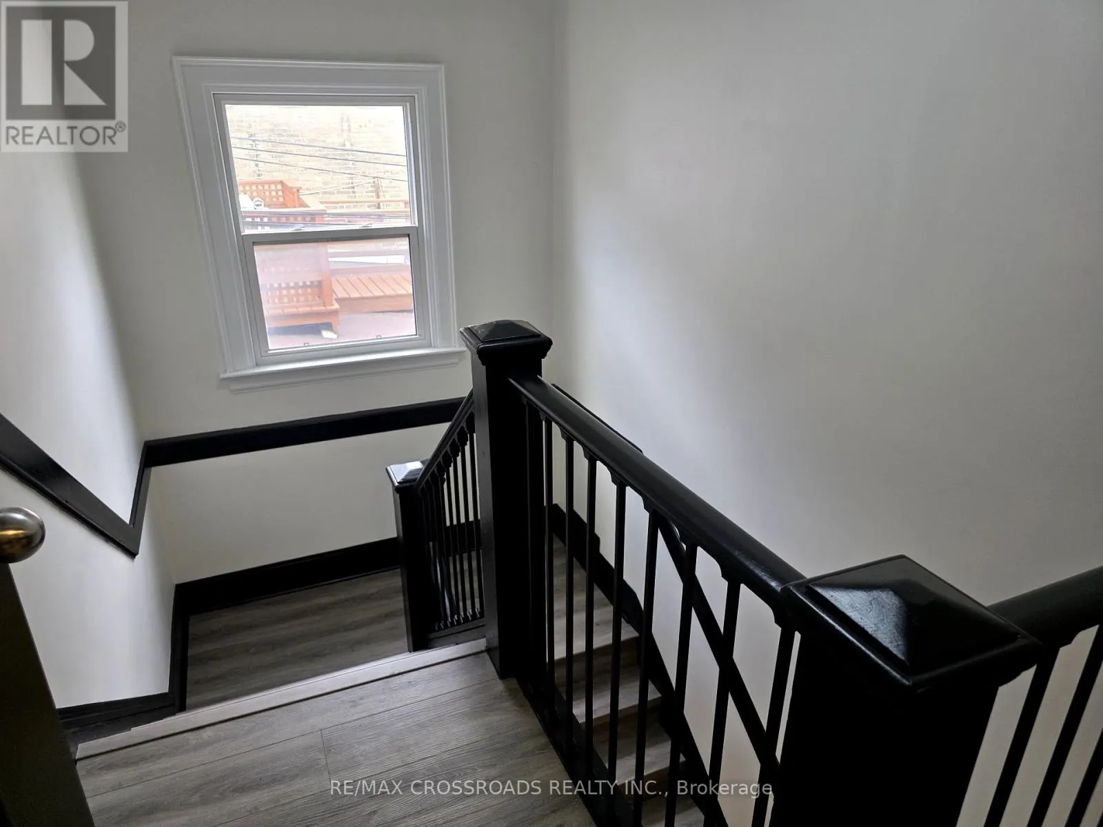 4 - 15221 YONGE STREET