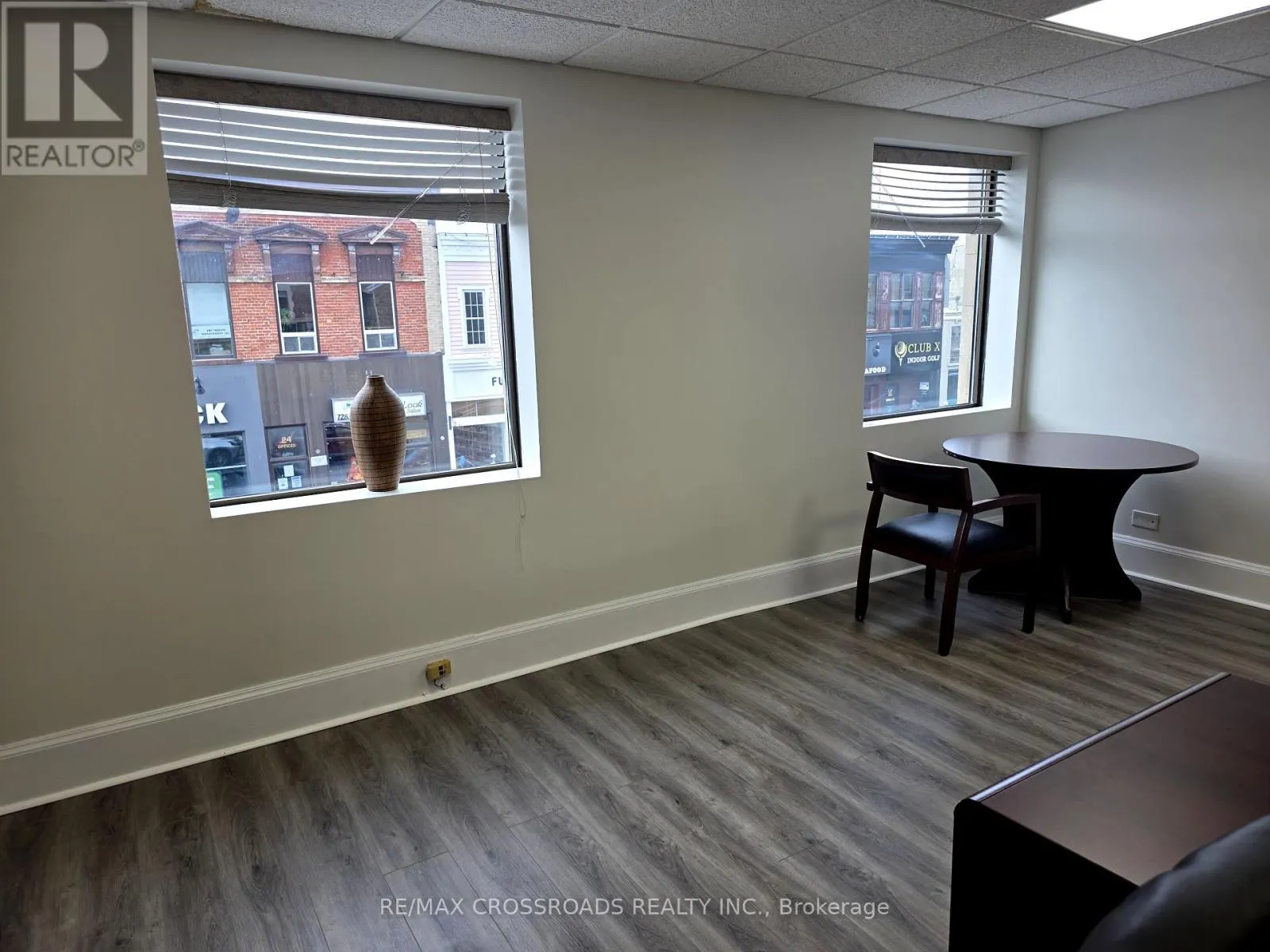 4 - 15221 YONGE STREET