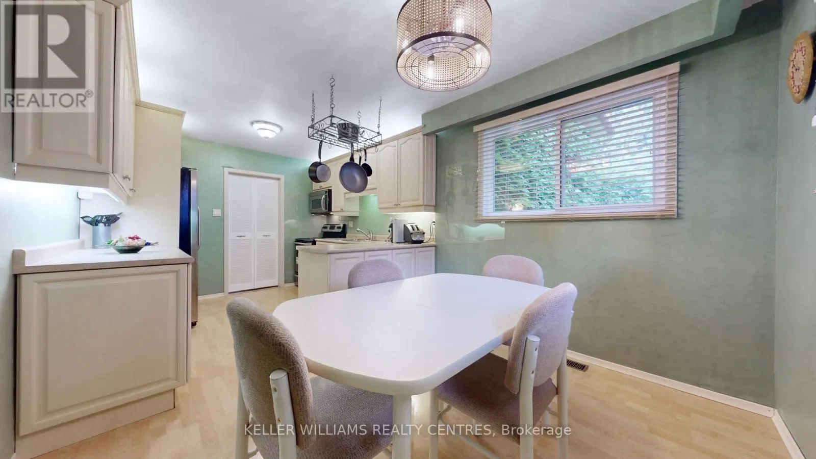 22 CORAL HARBOUR CRESCENT