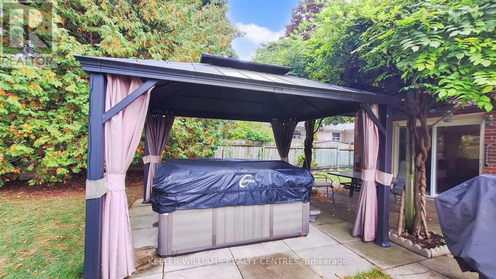 22 CORAL HARBOUR CRESCENT