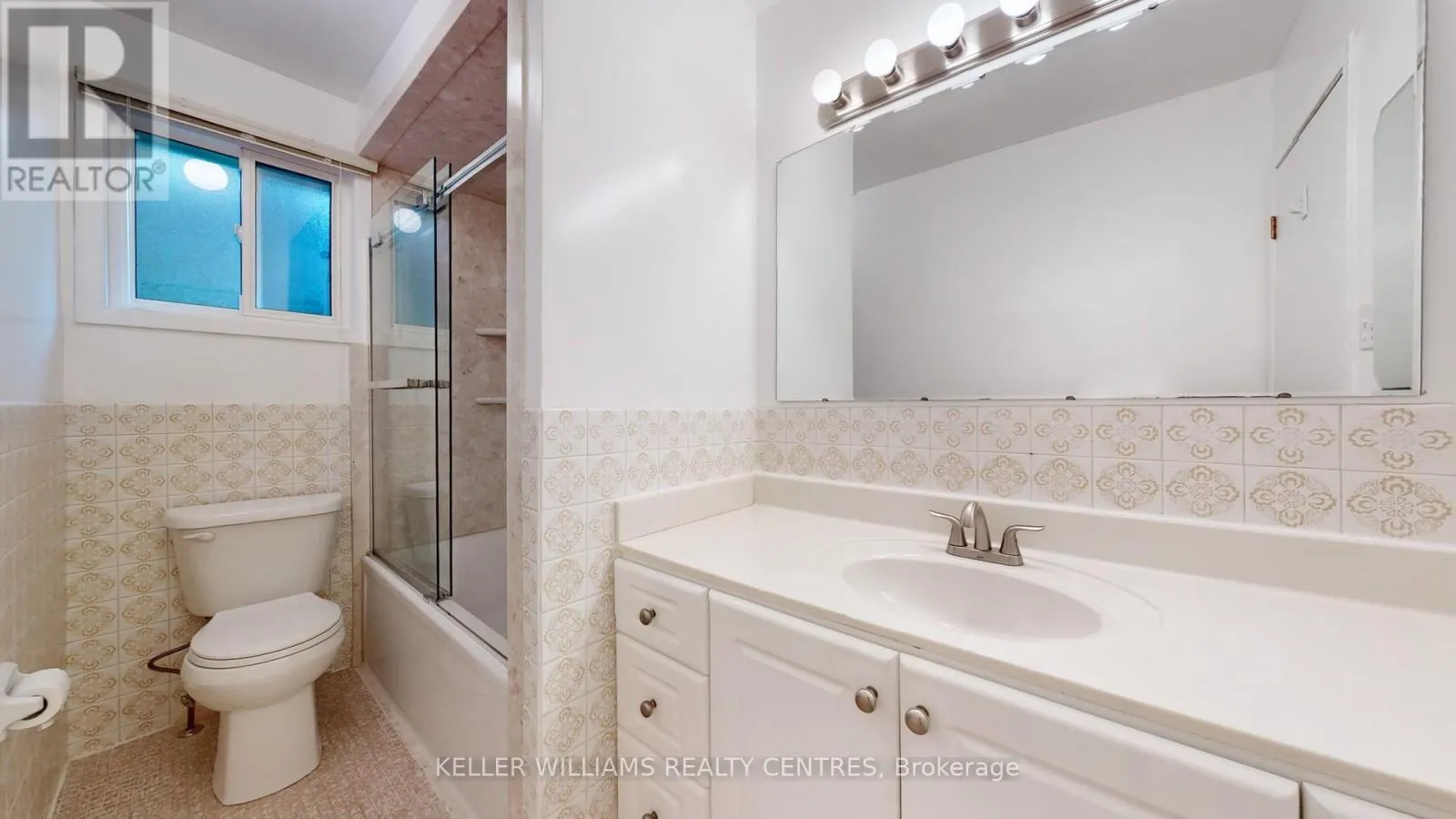 22 CORAL HARBOUR CRESCENT