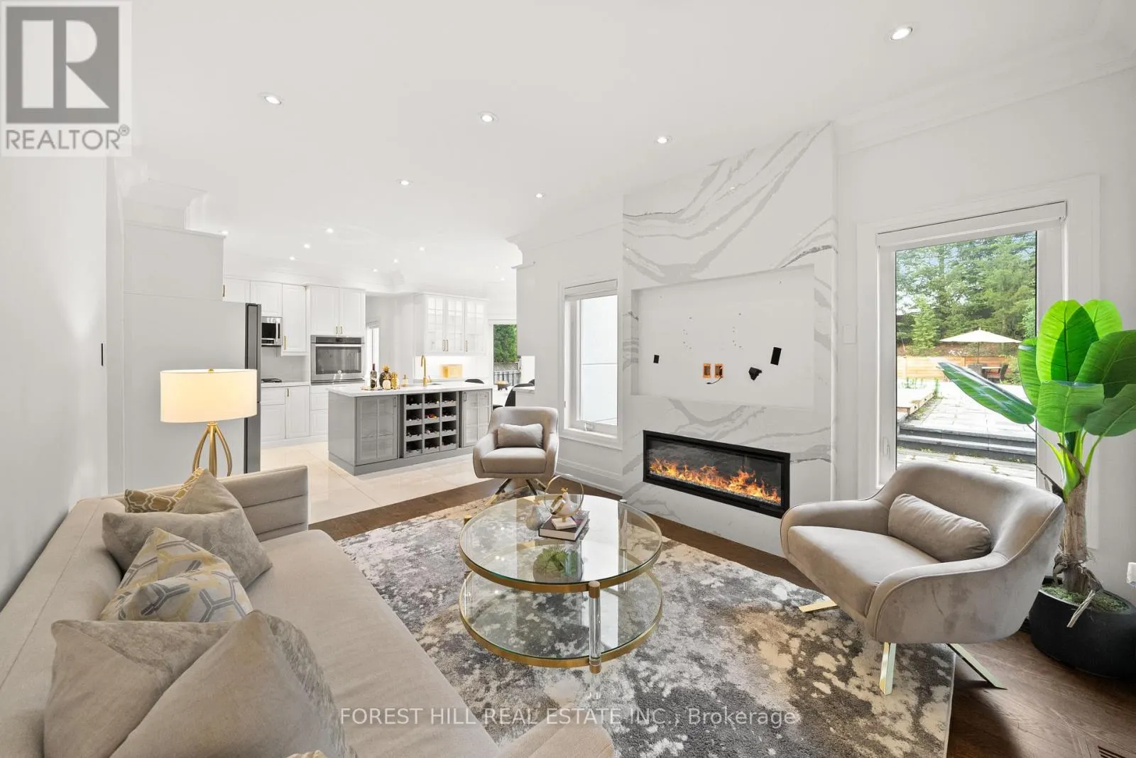 35 BENVILLE CRESCENT