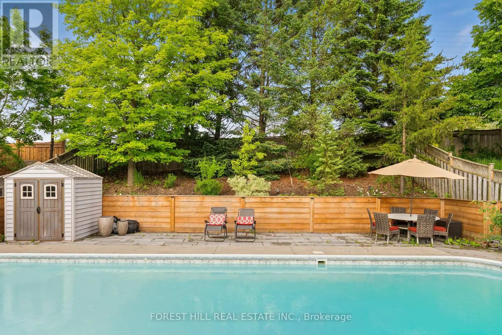 35 BENVILLE CRESCENT