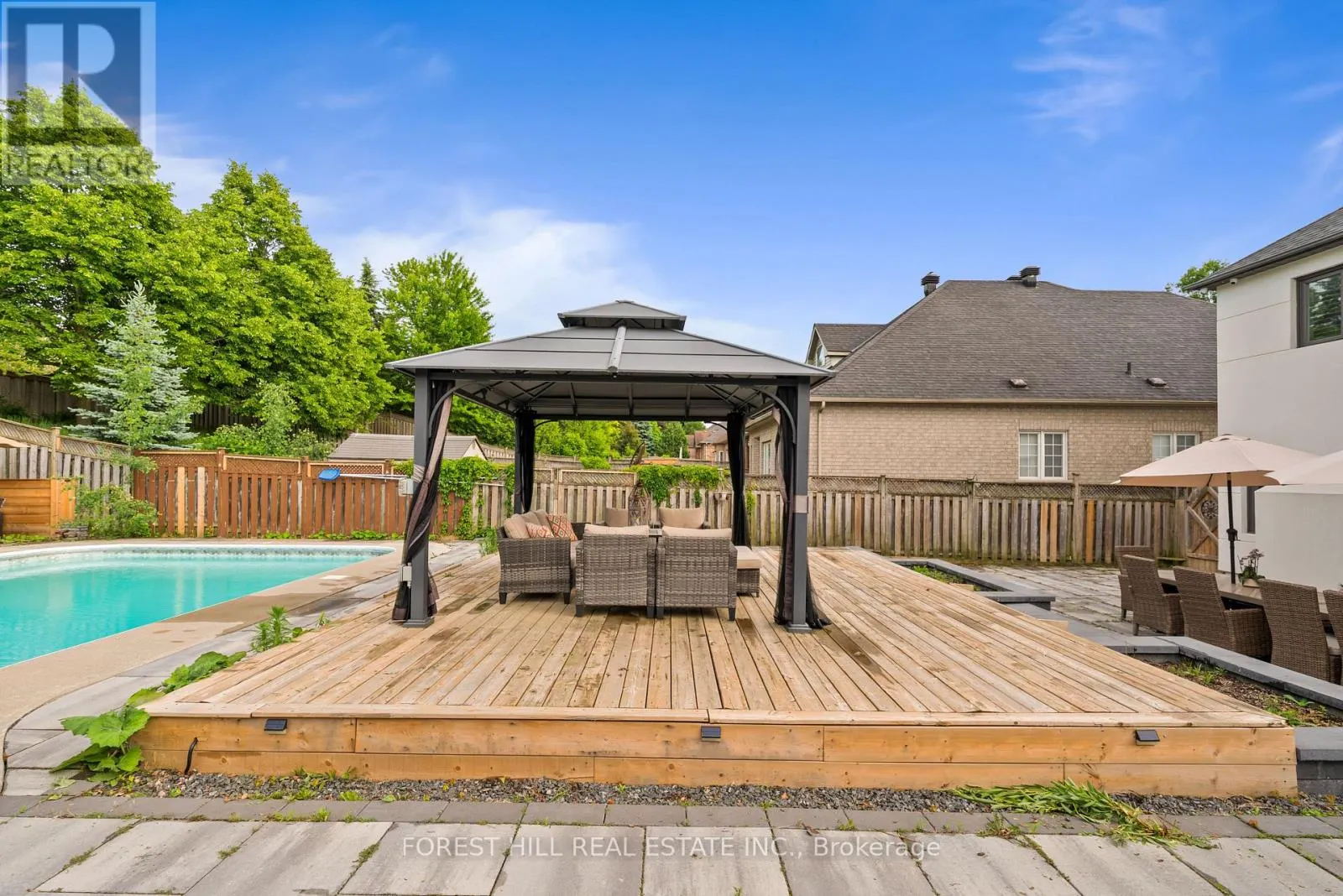 35 BENVILLE CRESCENT