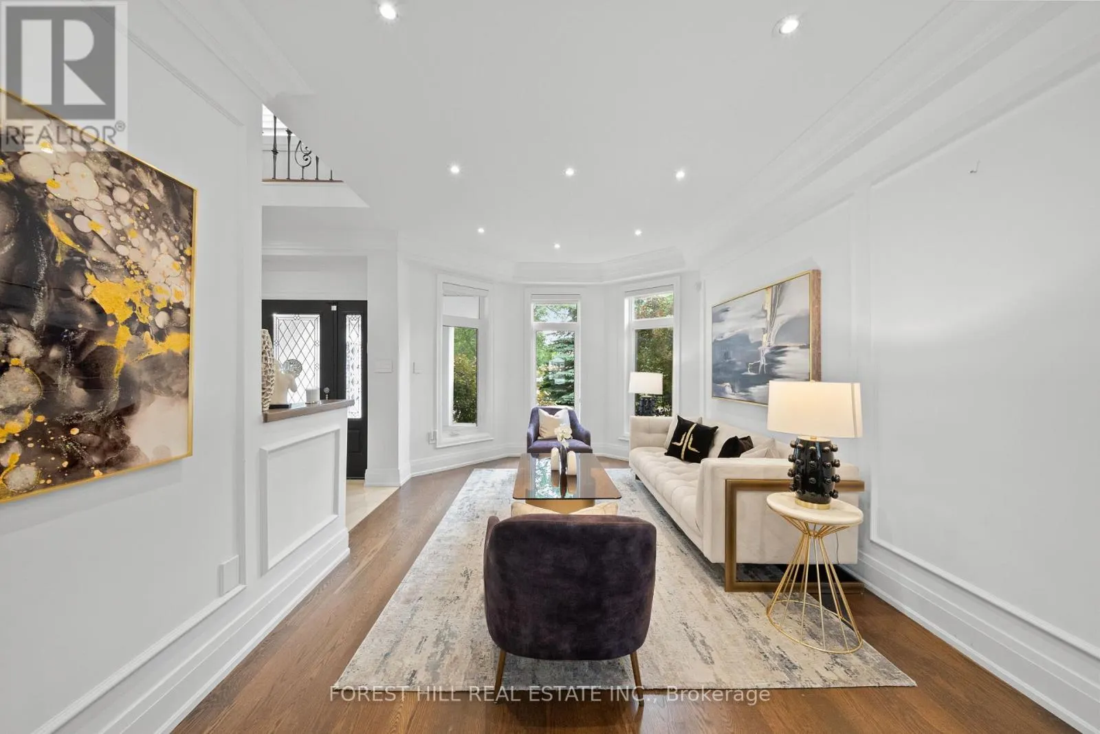 35 BENVILLE CRESCENT