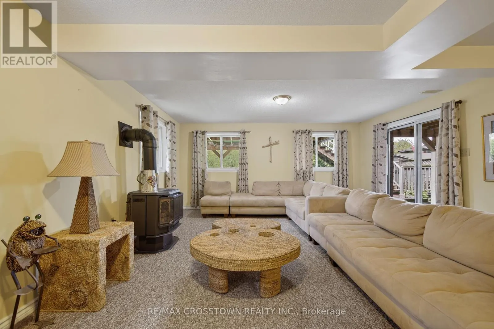 1258 VINCENT CRESCENT