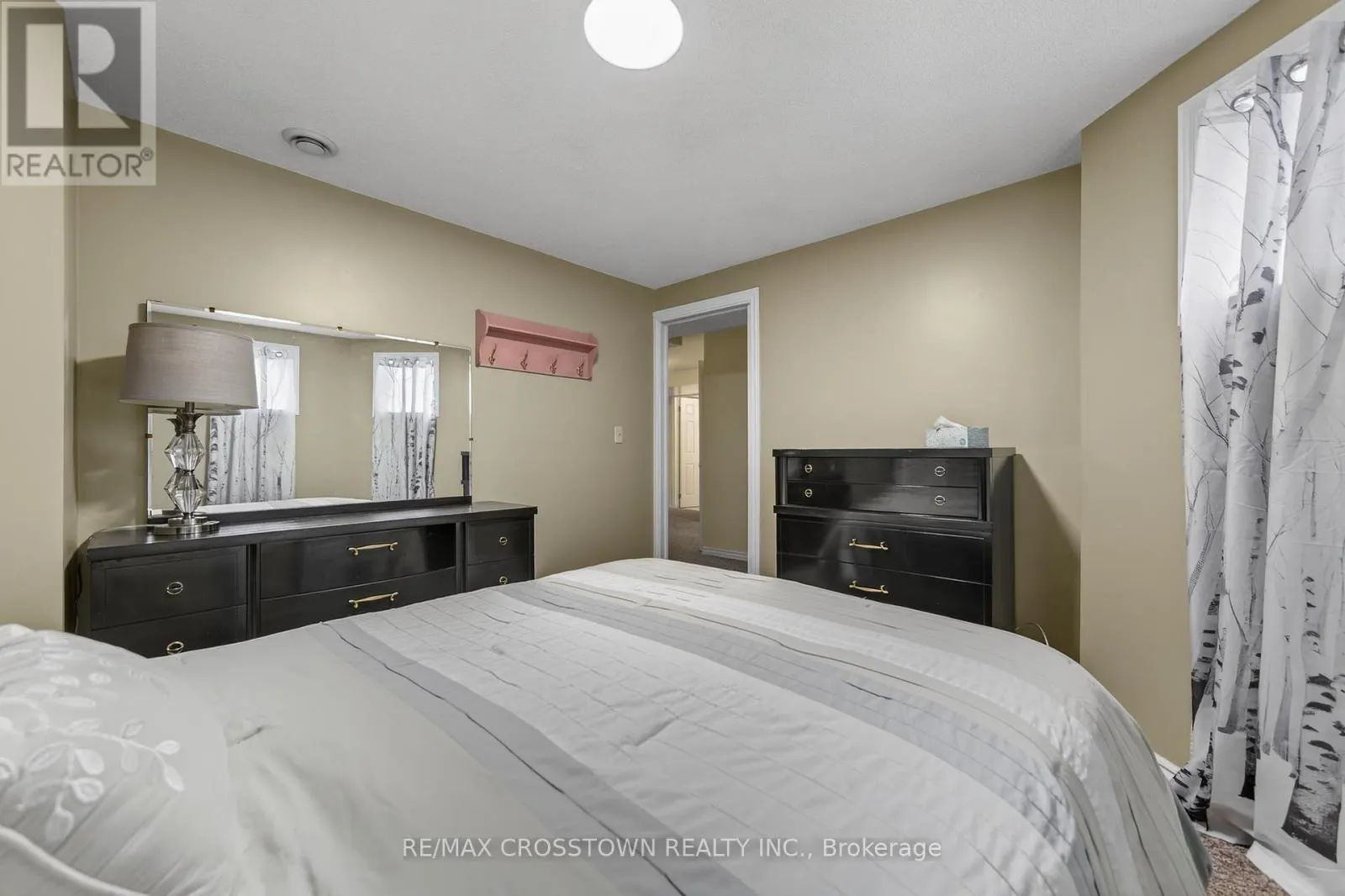 1258 VINCENT CRESCENT