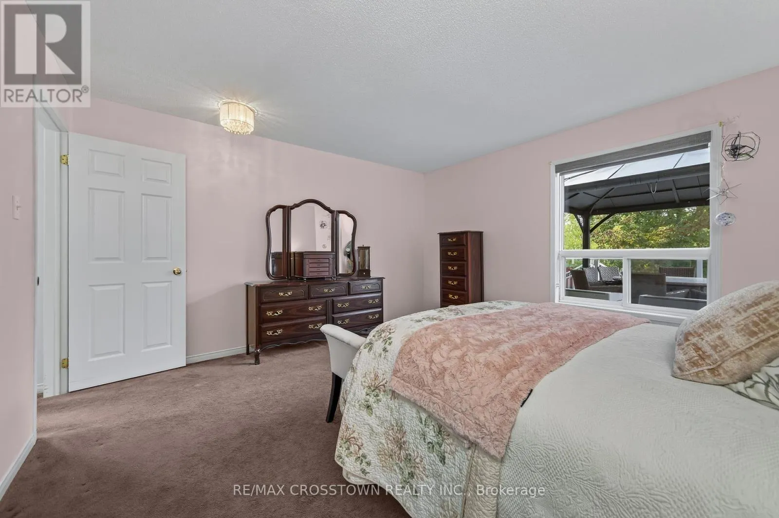 1258 VINCENT CRESCENT