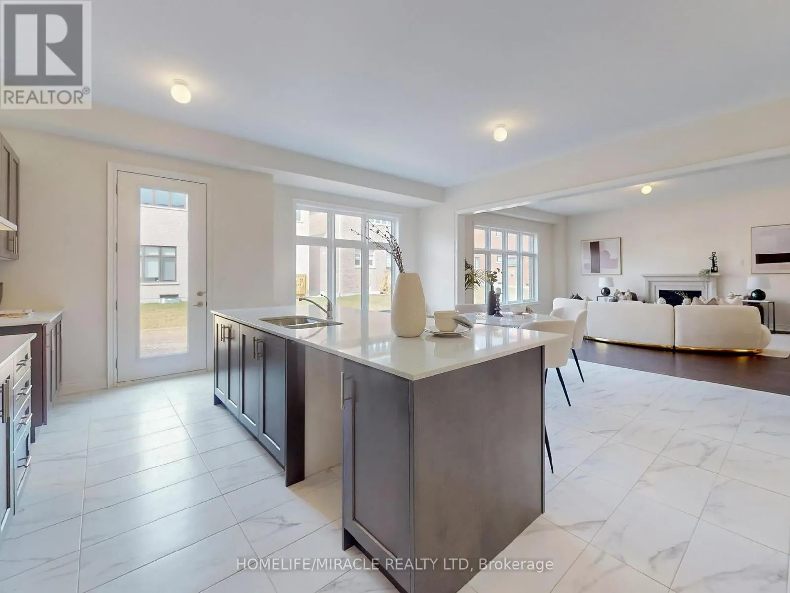 25 JOINER CIRCLE
