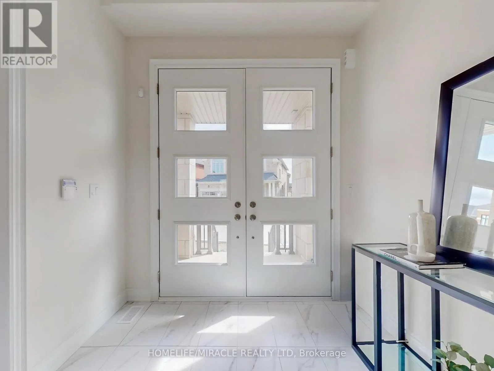 25 JOINER CIRCLE