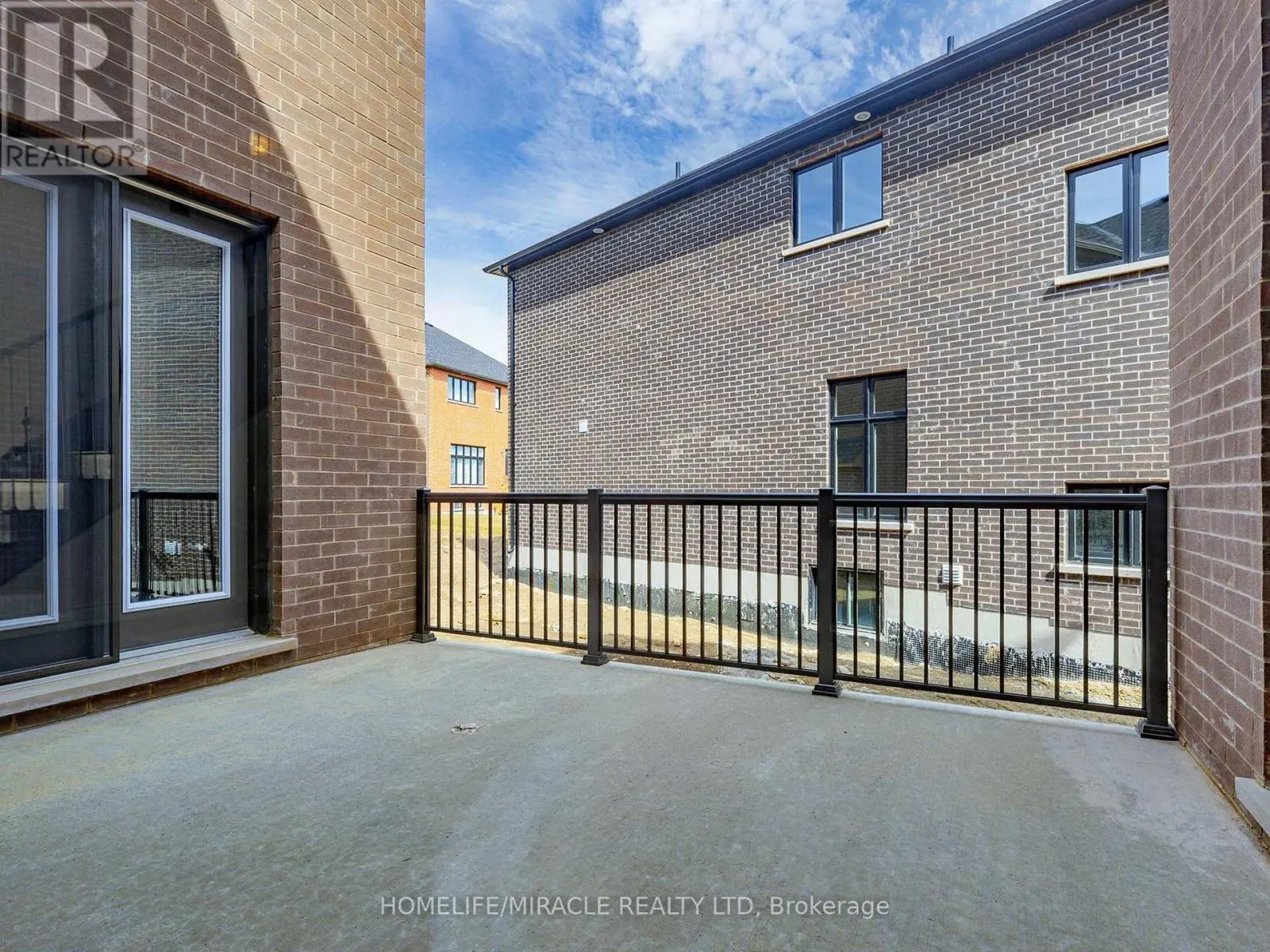 25 JOINER CIRCLE