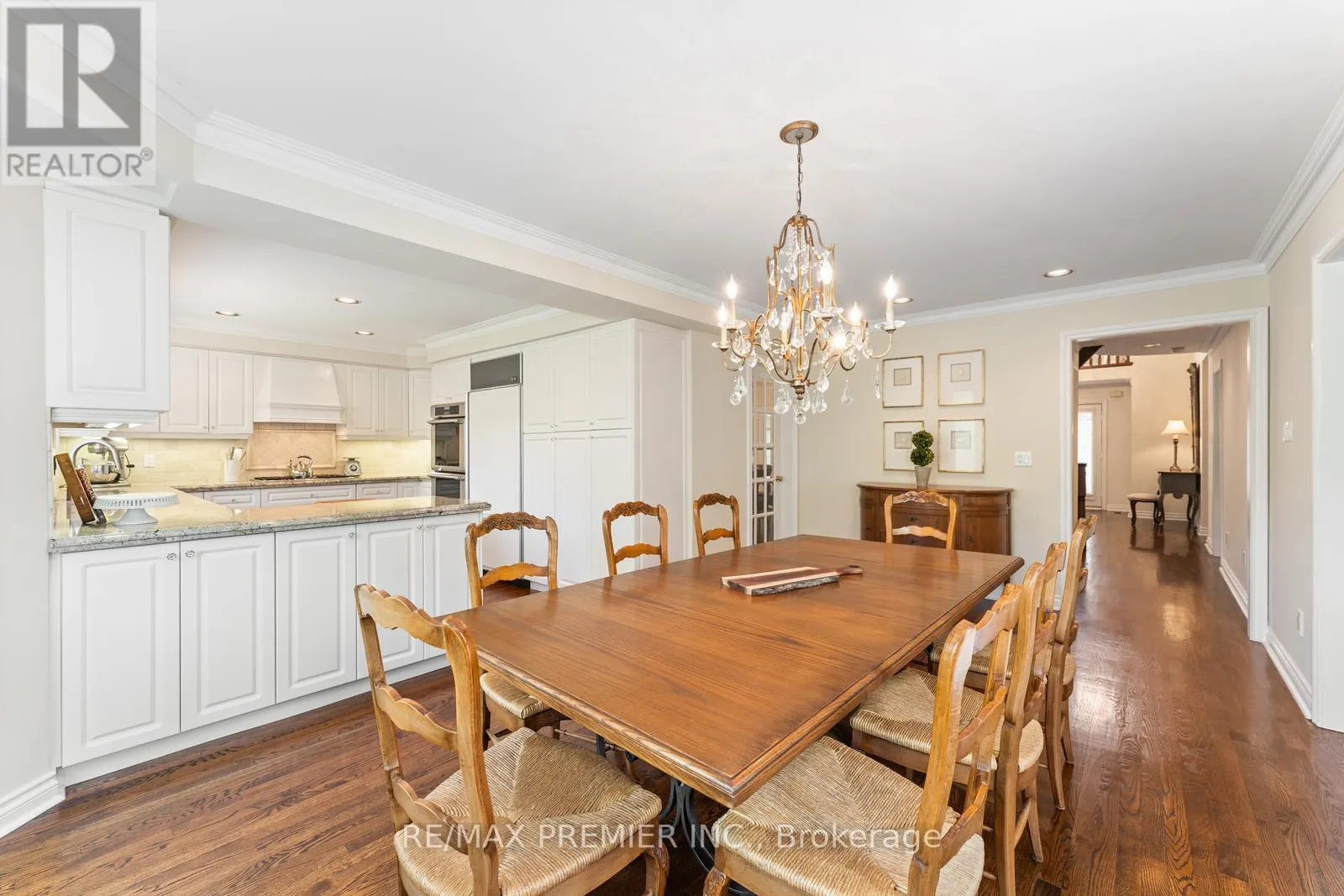 82 JULES AVENUE