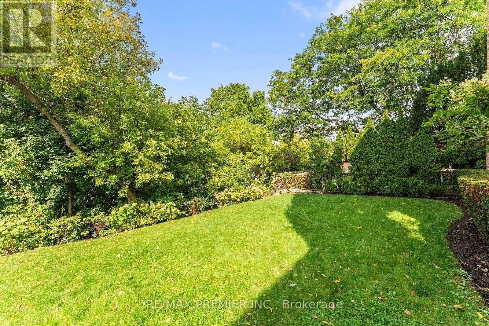 82 JULES AVENUE
