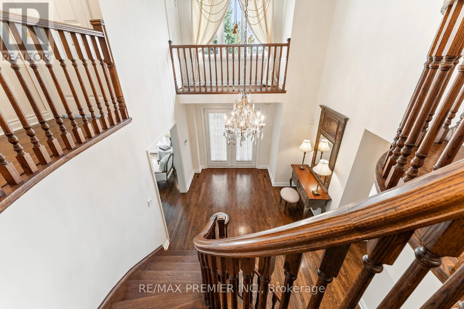 82 JULES AVENUE