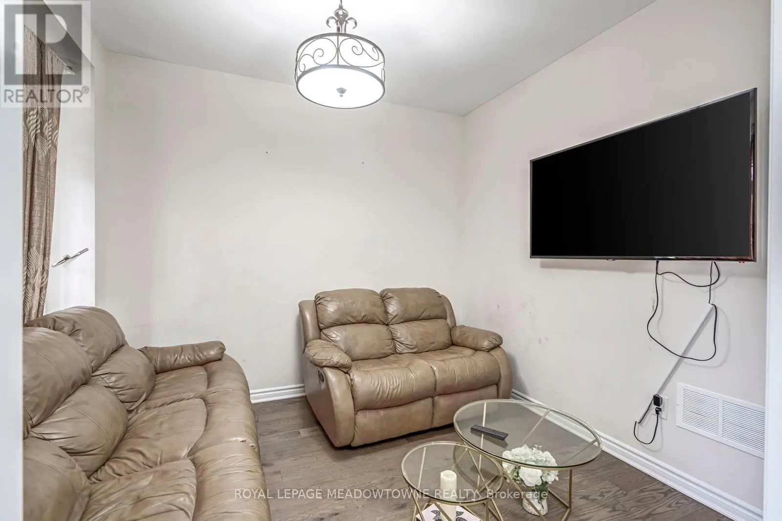 1029 BARTON WAY