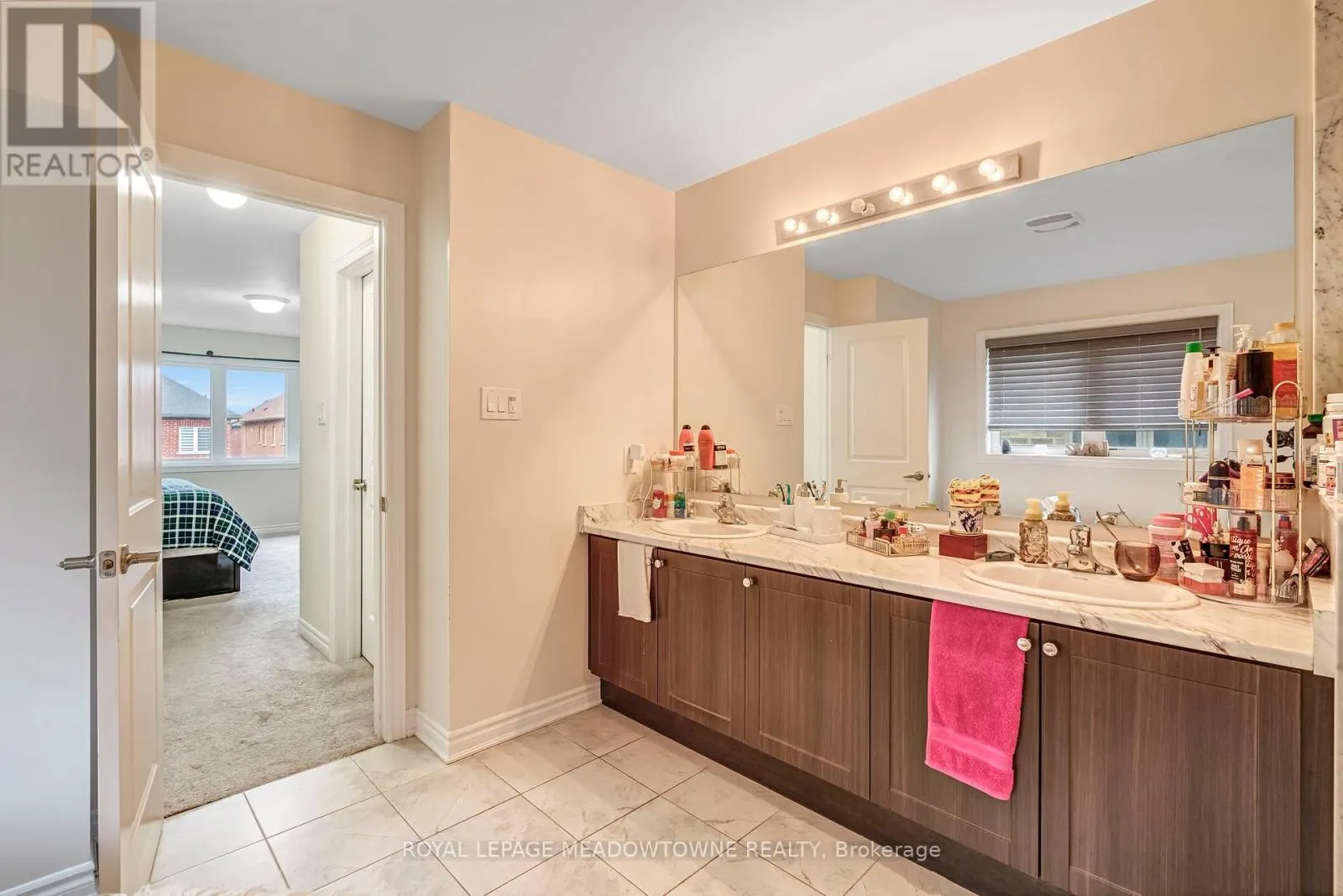 1029 BARTON WAY