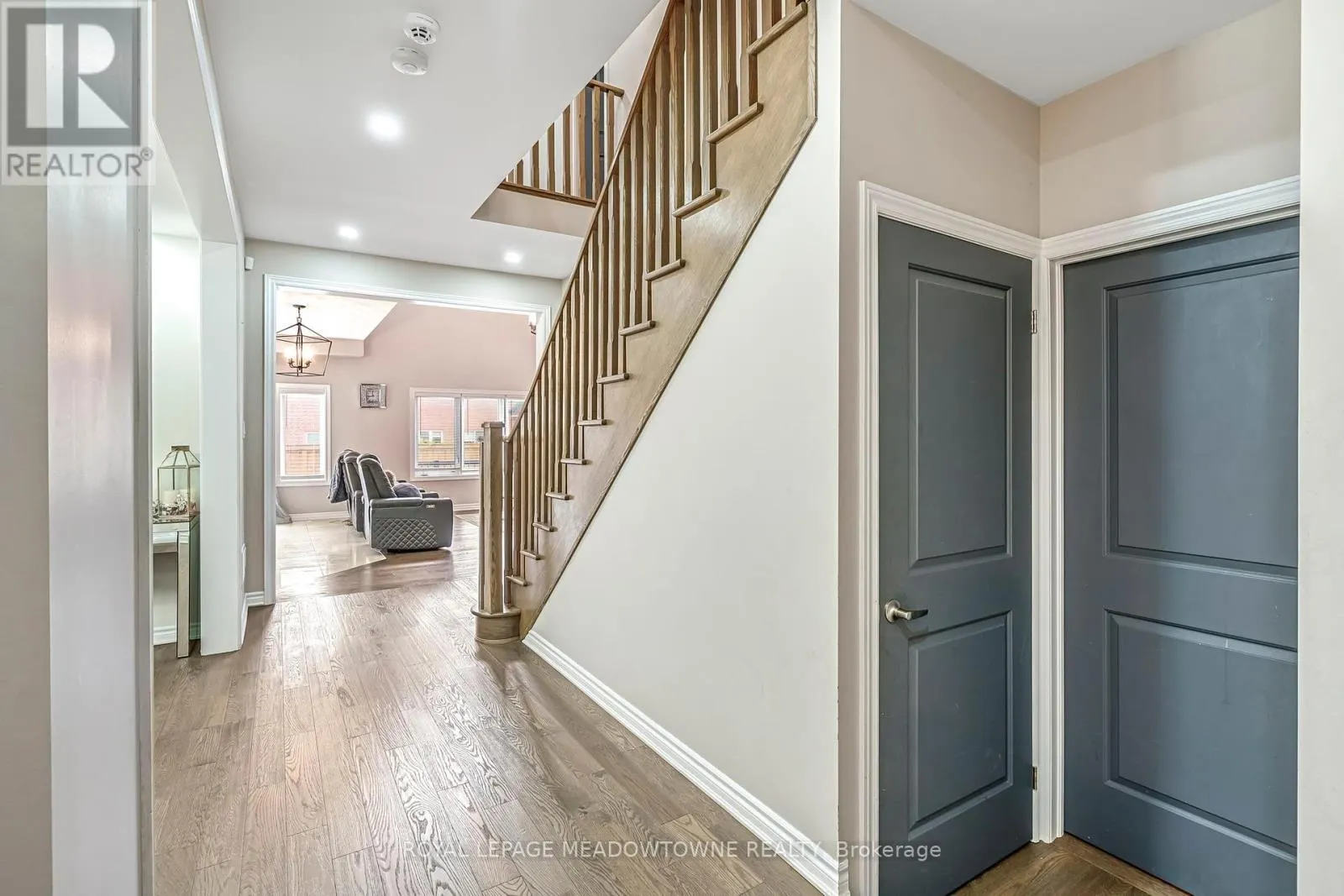 1029 BARTON WAY