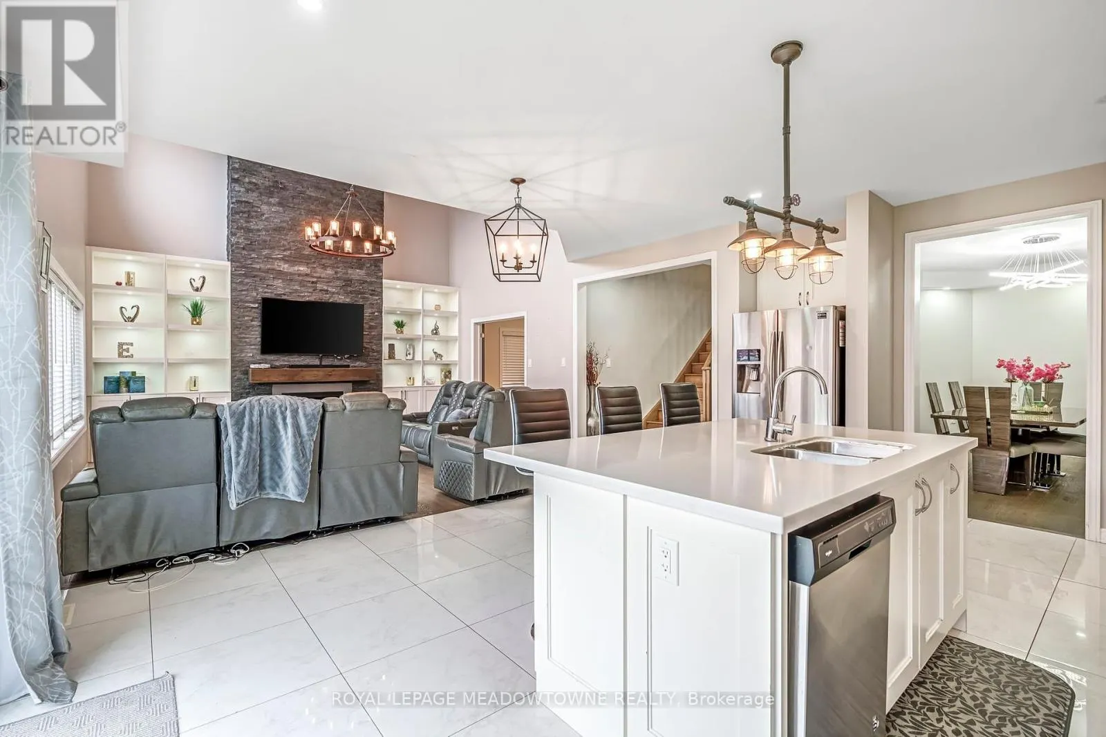 1029 BARTON WAY