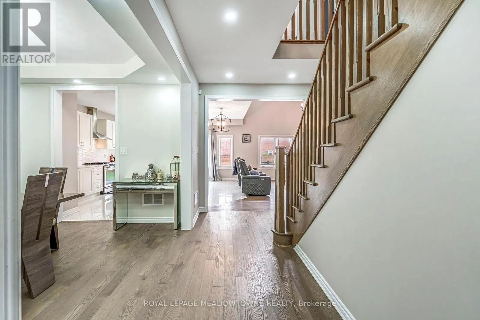 1029 BARTON WAY