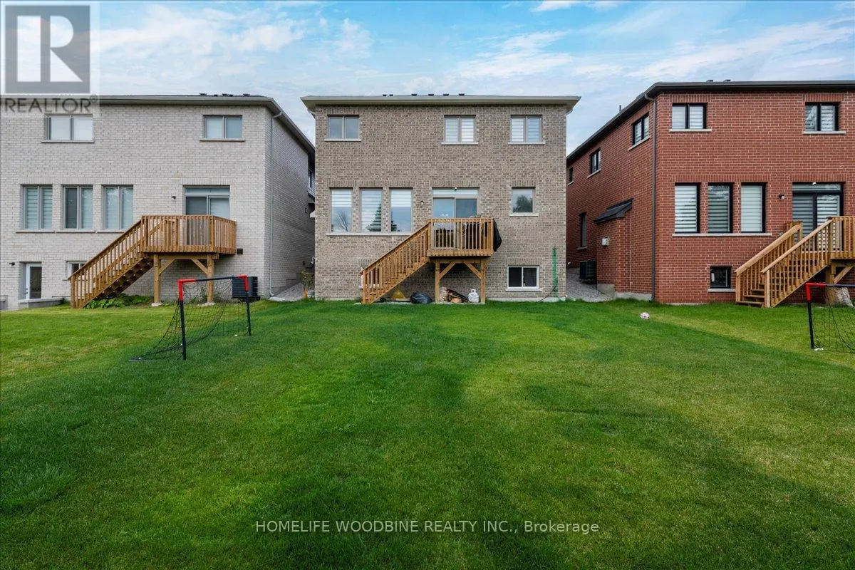 21 WAKEFIELD BOULEVARD