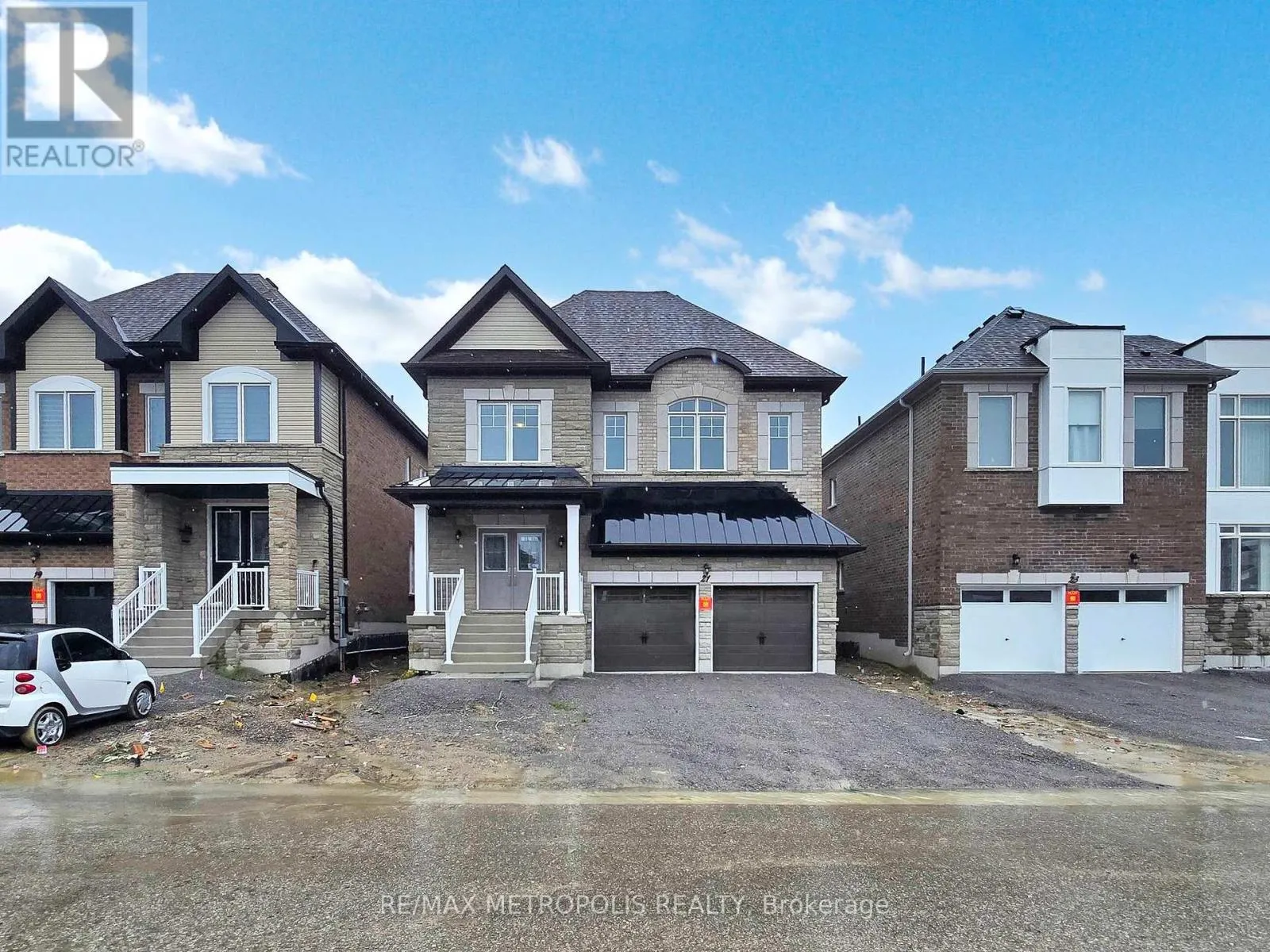 21 LA REINE AVENUE