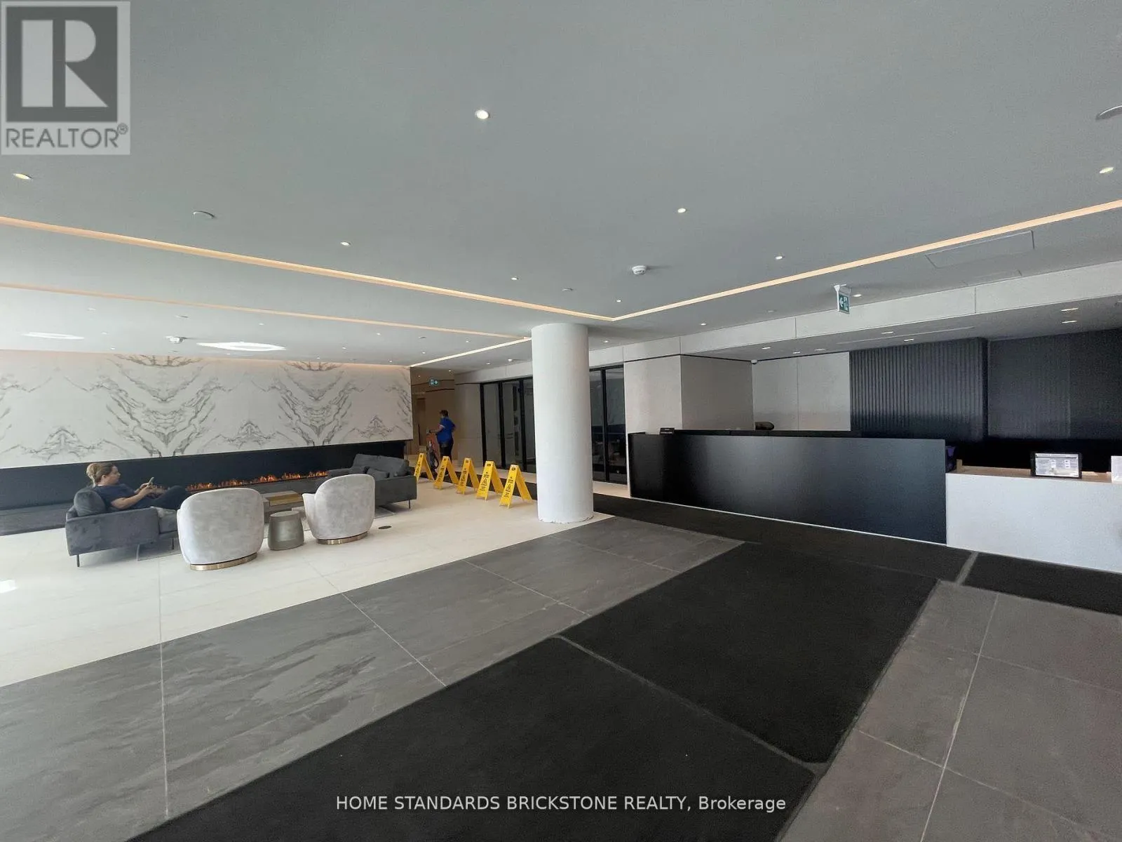 2007 - 50 UPPER MALL WAY N