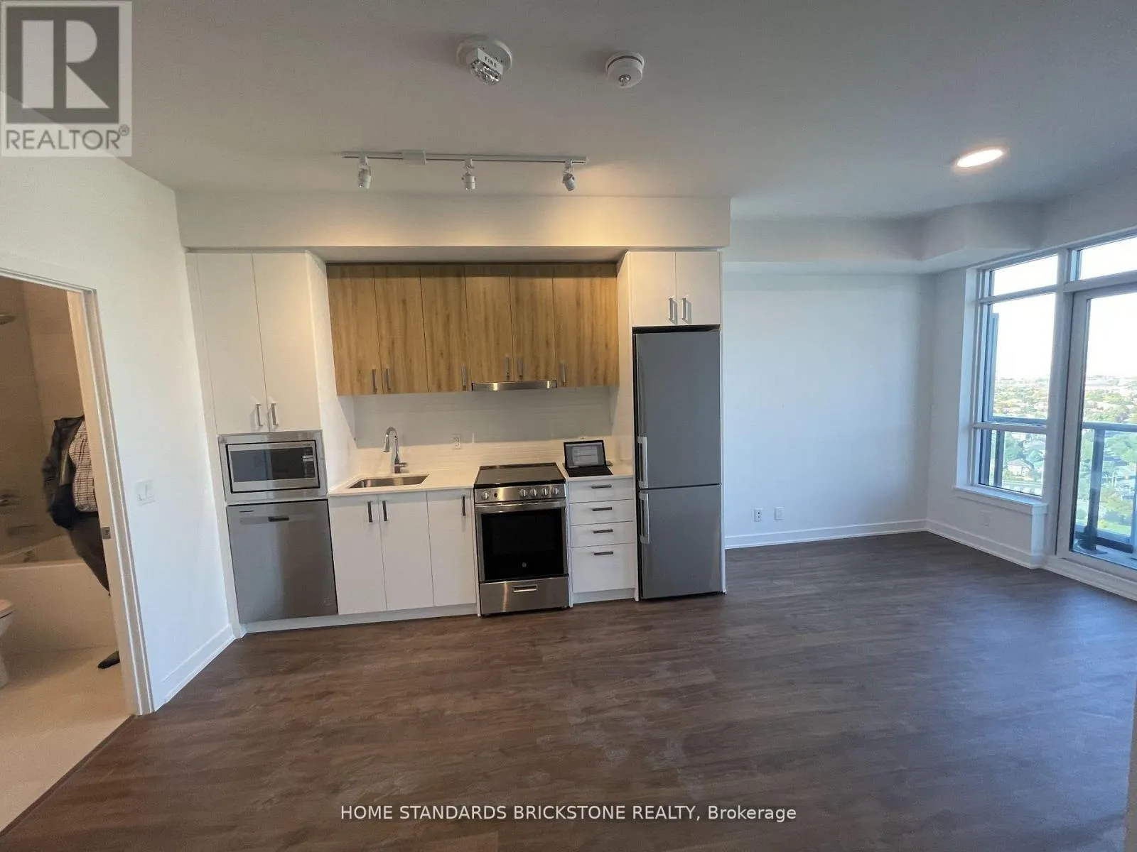 2007 - 50 UPPER MALL WAY N