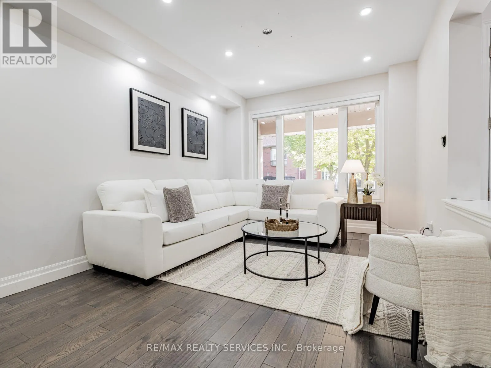 28 SIENA DRIVE